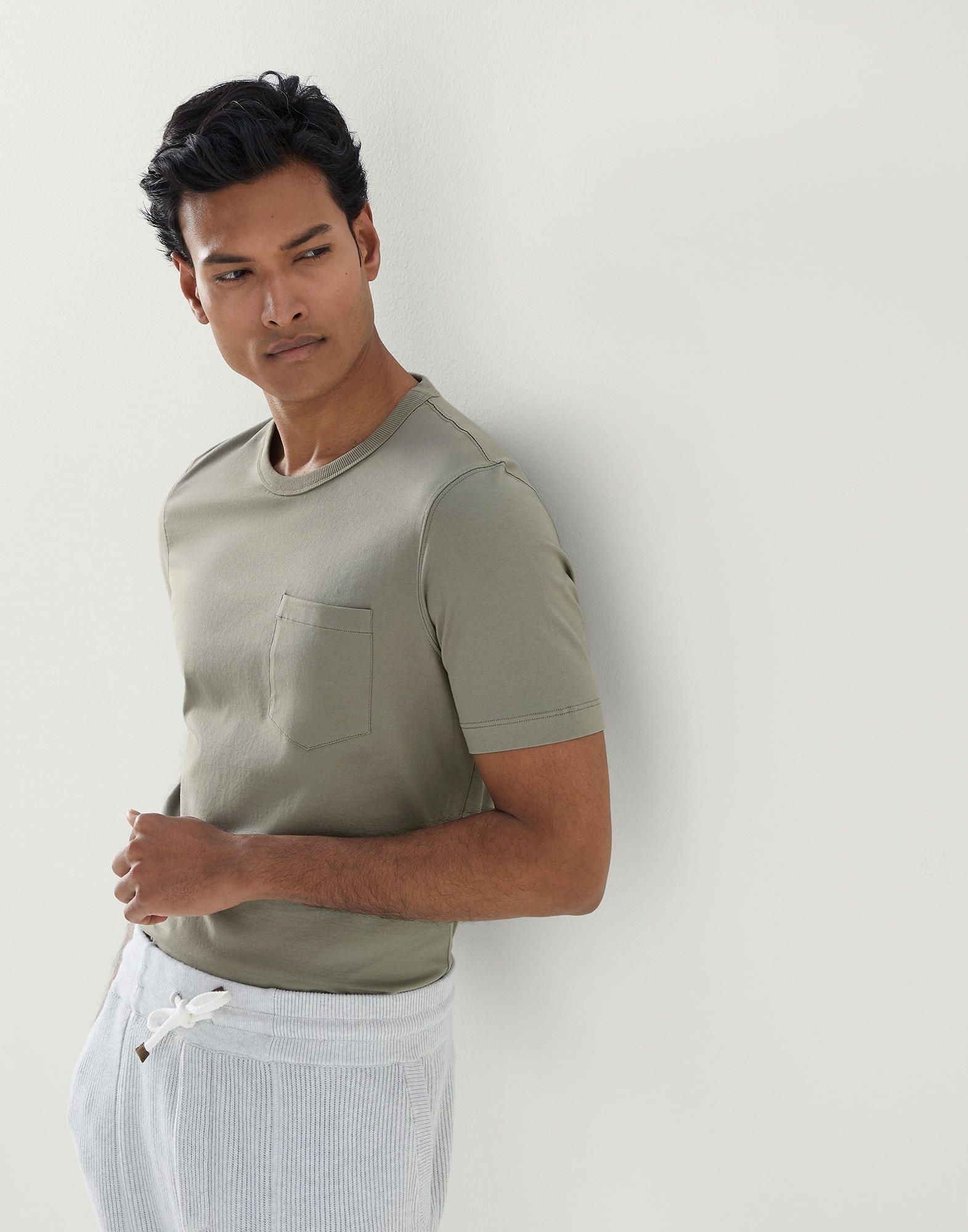 Cotton jersey slim fit crew neck T-shirt with chest pocket - 4