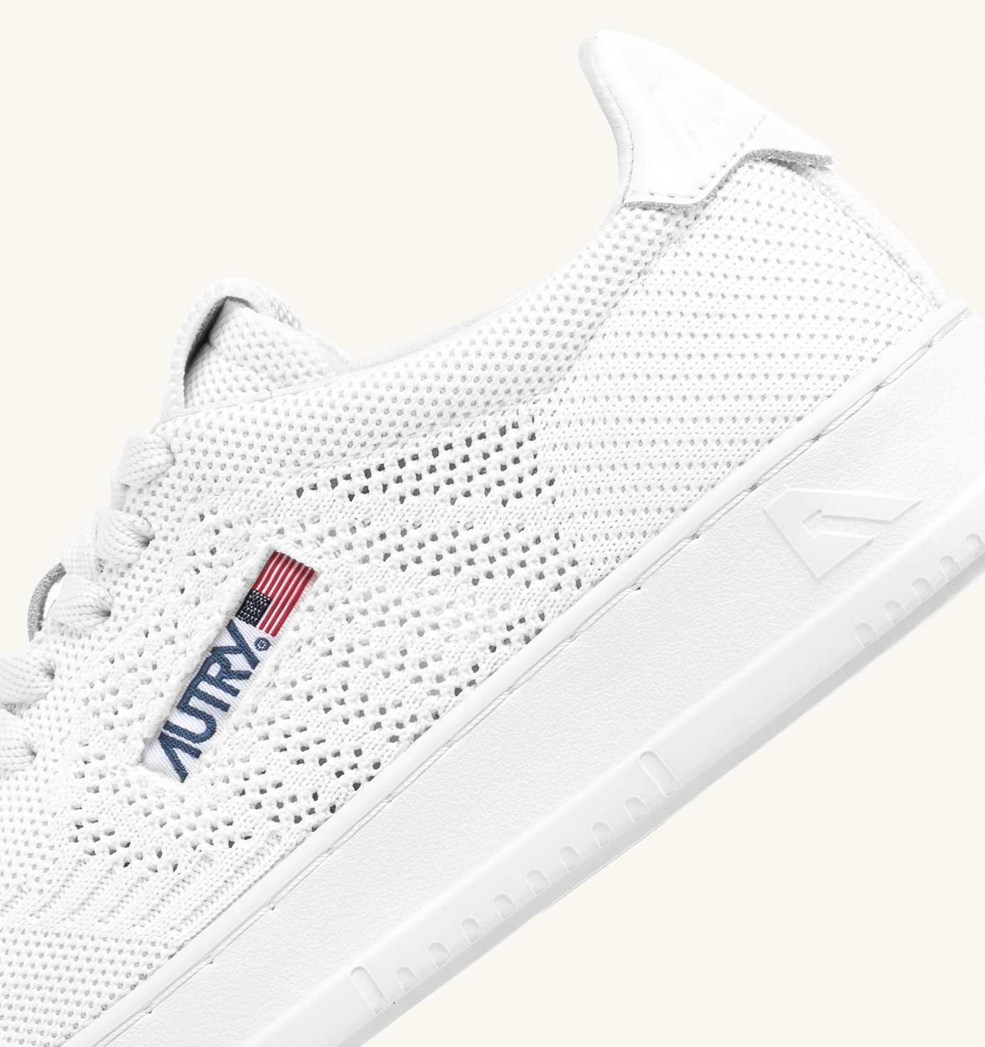 MEDALIST EASEKNIT LOW SNEAKERS IN WHITE FABRIC - 6