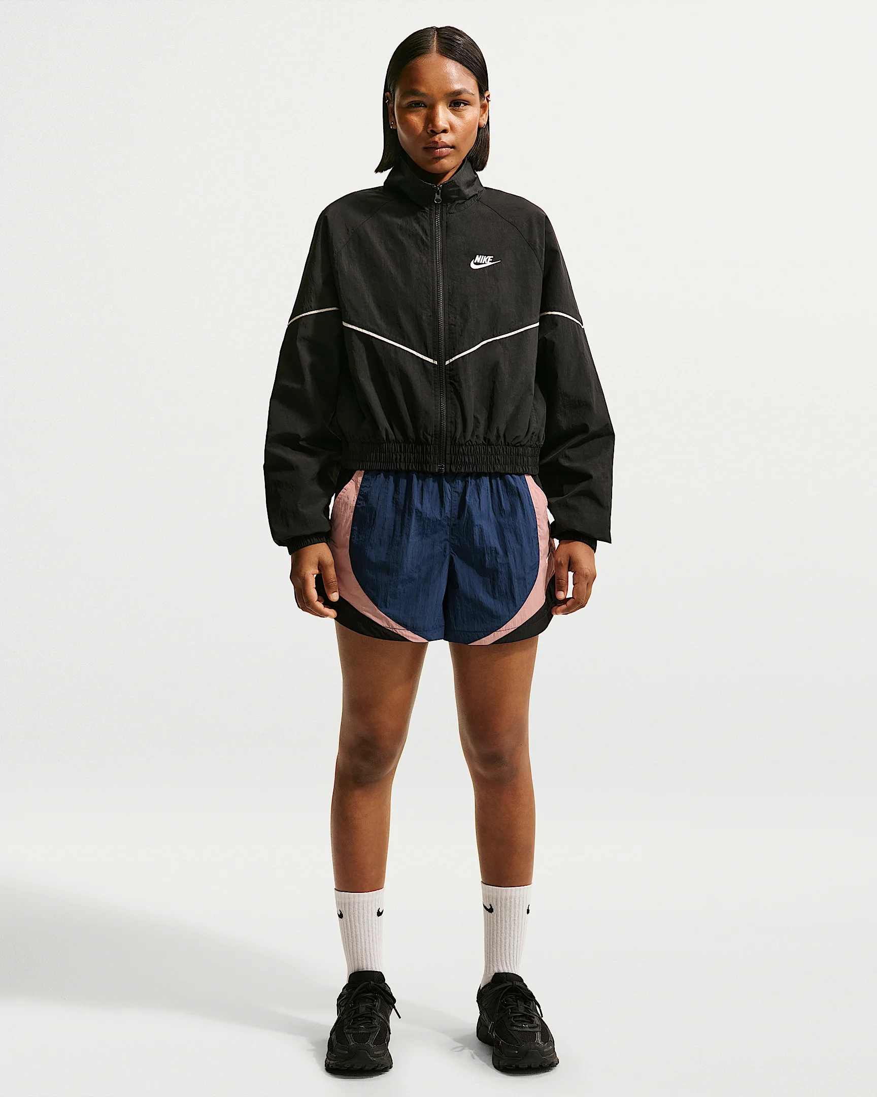 Nike Sportswear Women's Mid-Rise Loose 3" 트랙 반바지 - 1