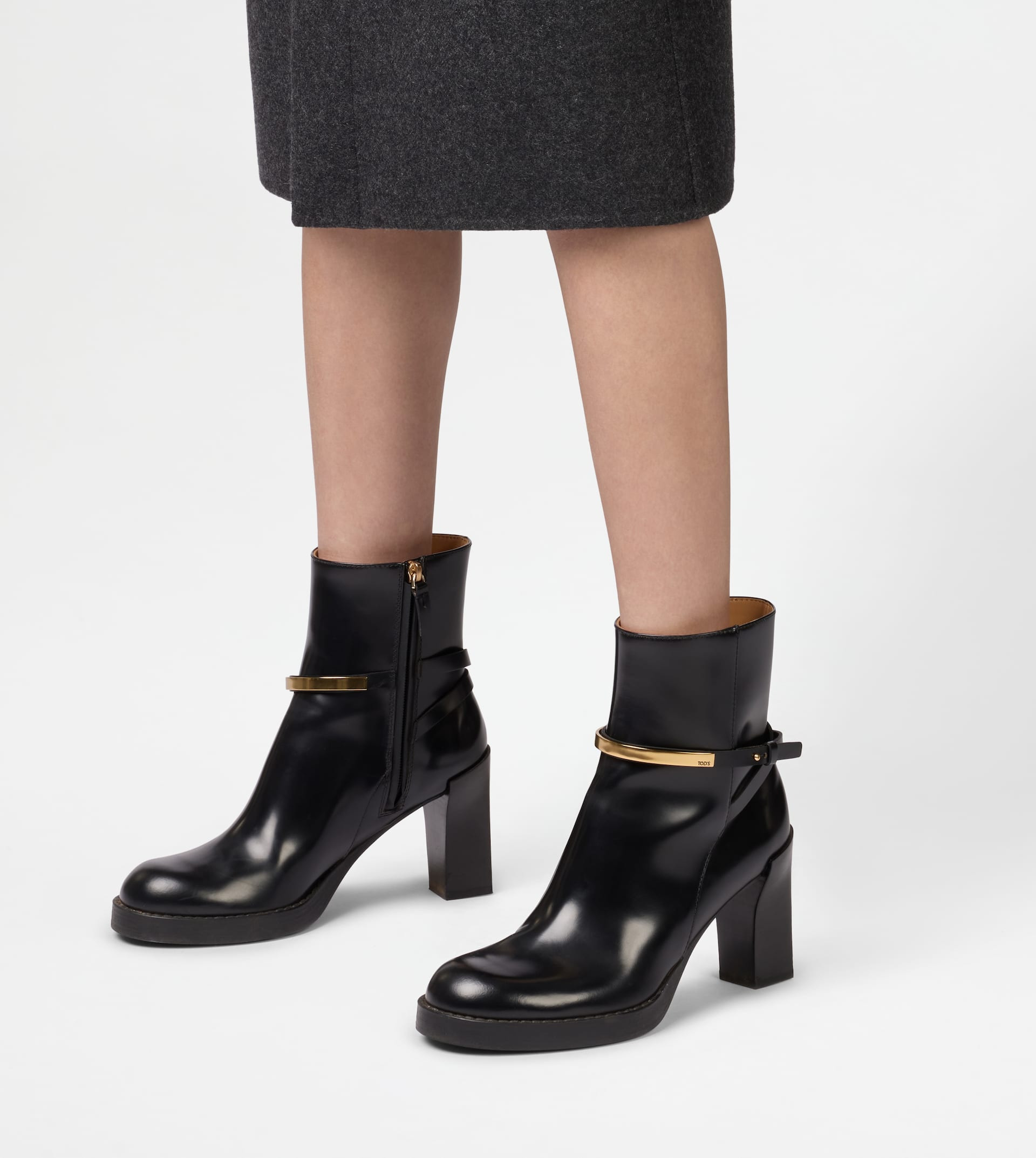 ANKLE BOOTS IN LEATHER - BLACK - 7