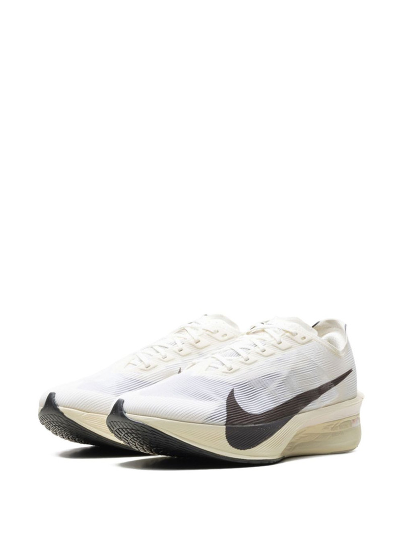 Nike x Jakob Ingebrigtsen Vaporfly 4 sneakers outlook