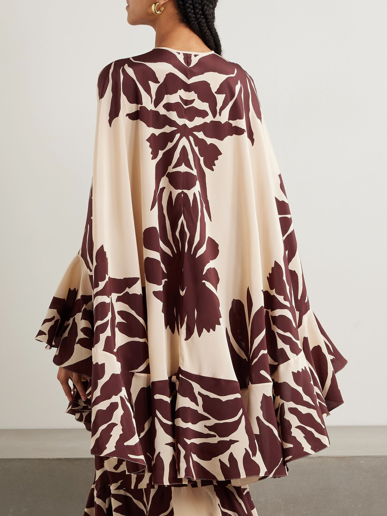 Aromatic Garden ruffled printed silk crepe de chine cape Peach - 4