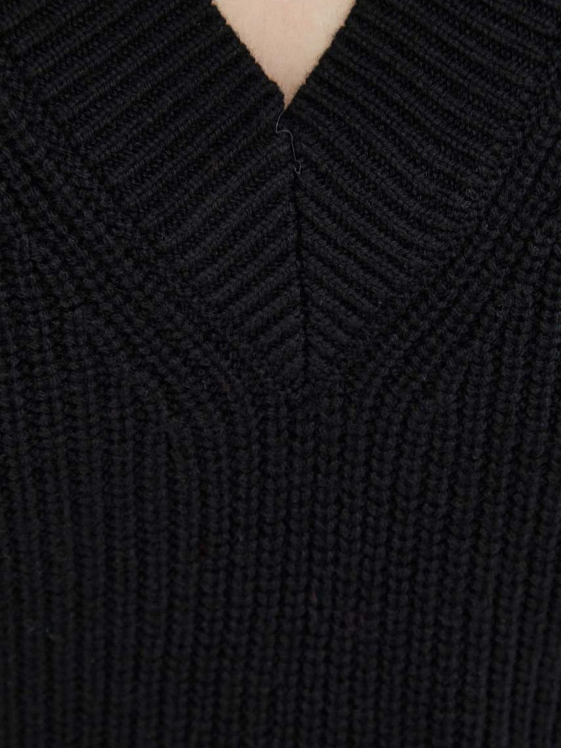 V-neck sweater 5