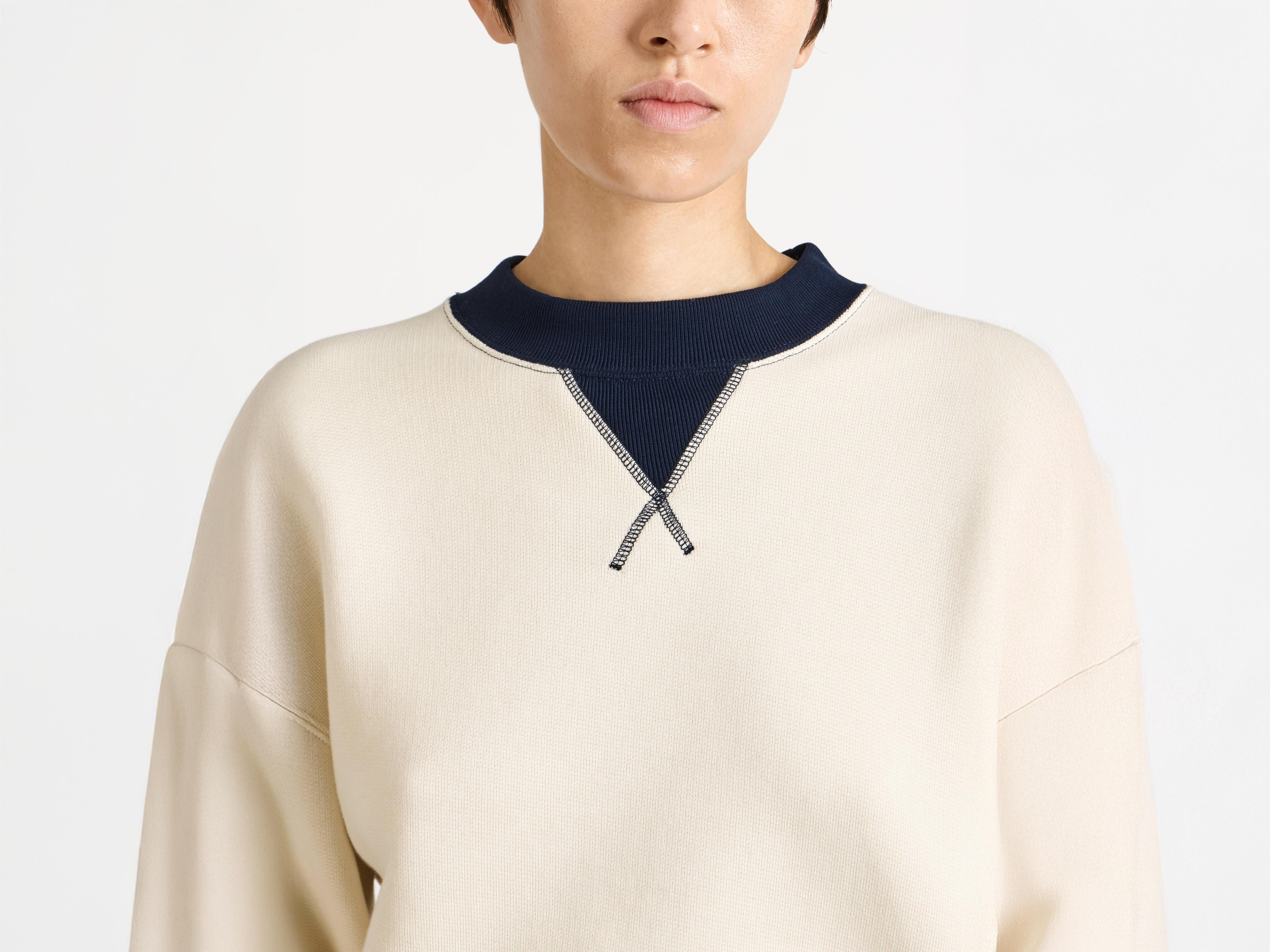 CONTRAST COLLAR SWEATSHIRT IN ECRU & NAVY - 8