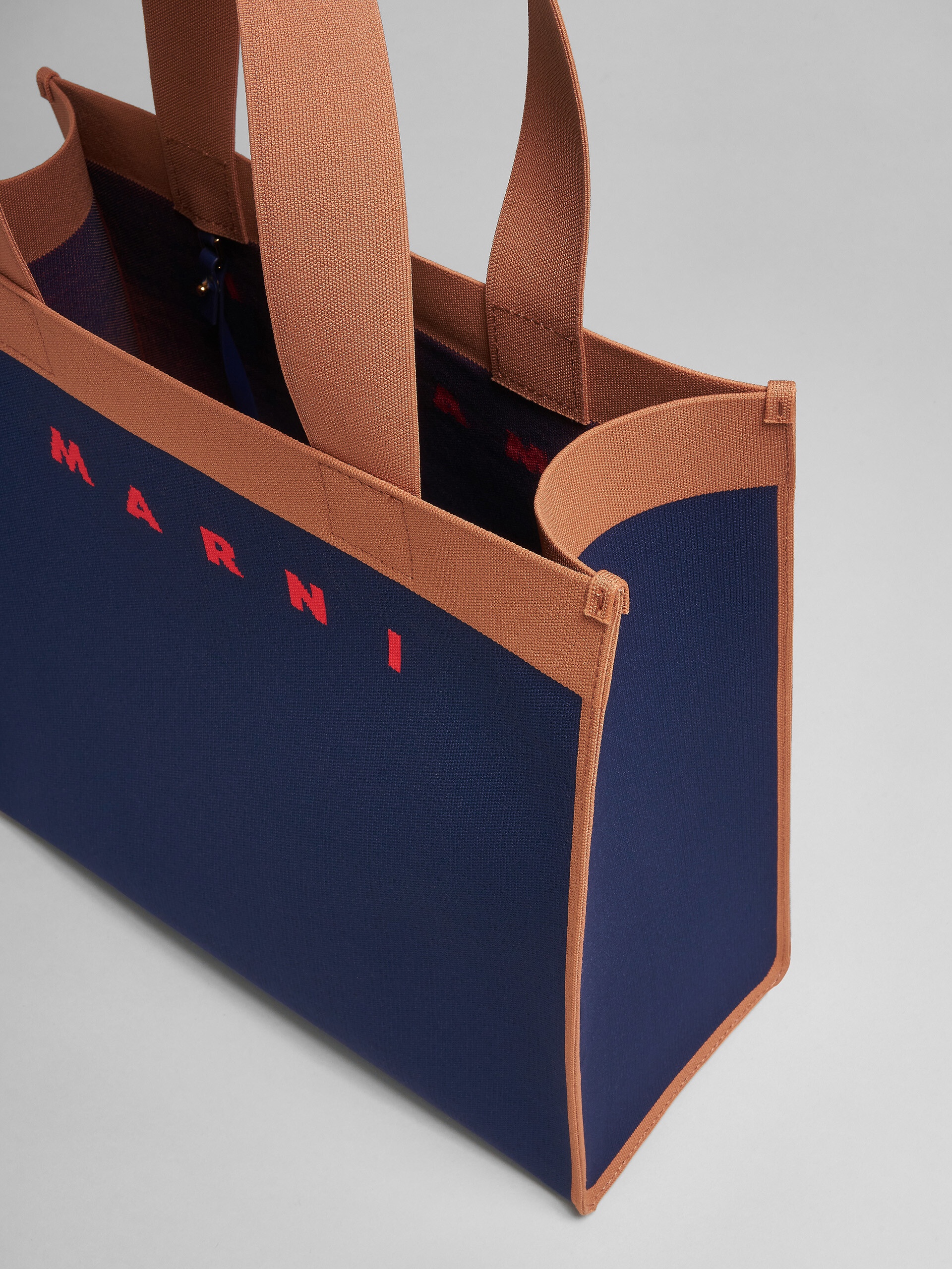 SHOPPING BAG IN BLUE AND BROWN JACQUARD - 4