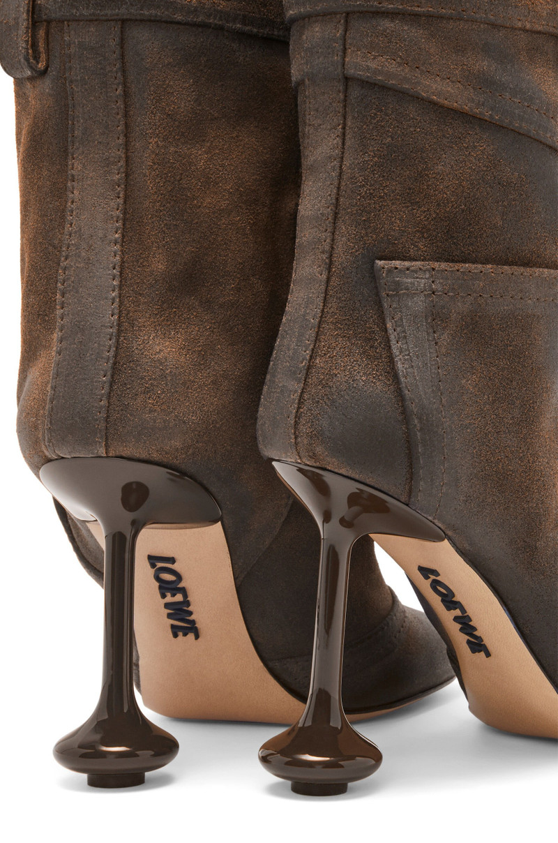 Toy ankle bootie in waxed suede 5