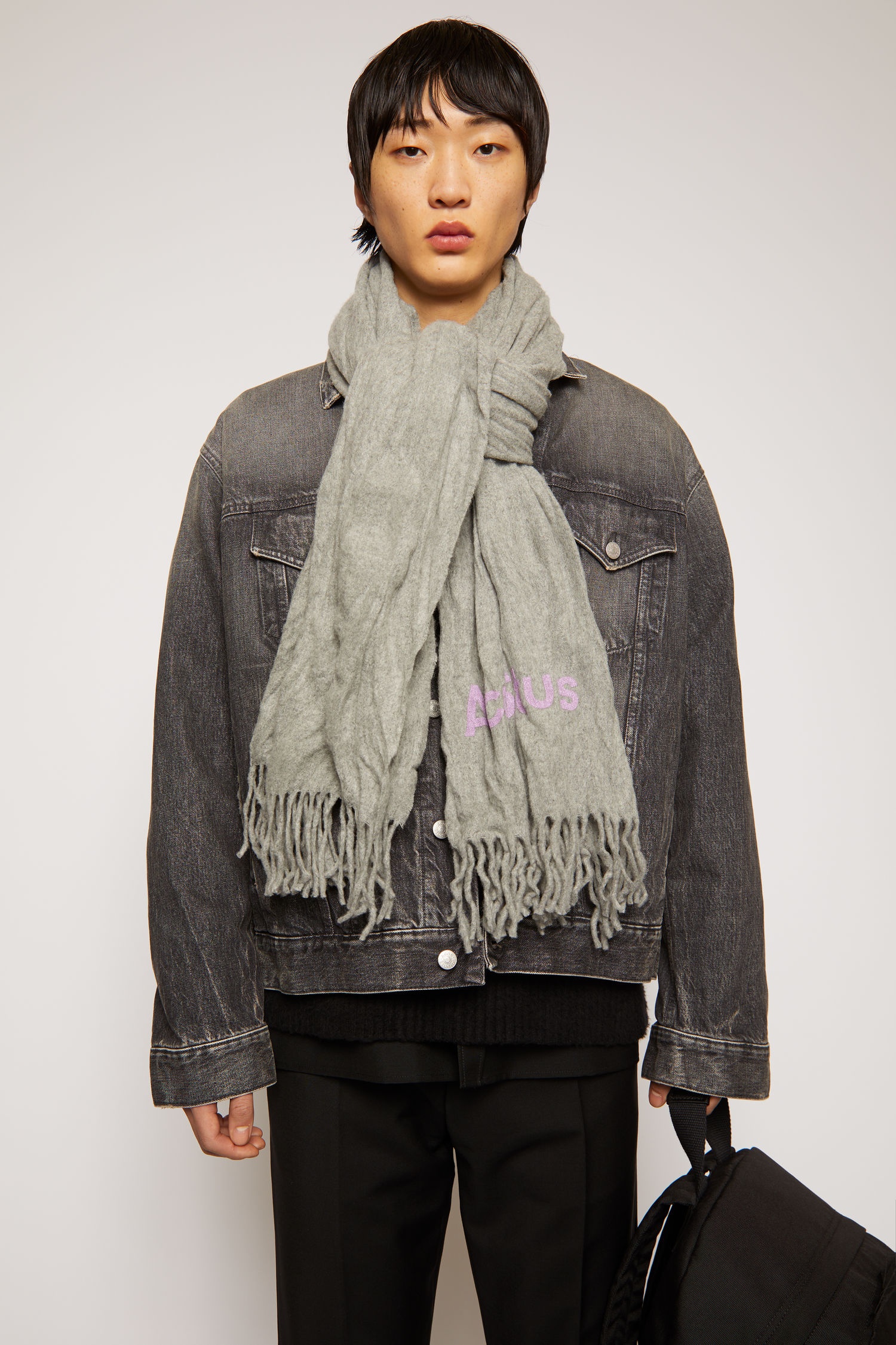 Crinkled wool scarf light grey melange - 4