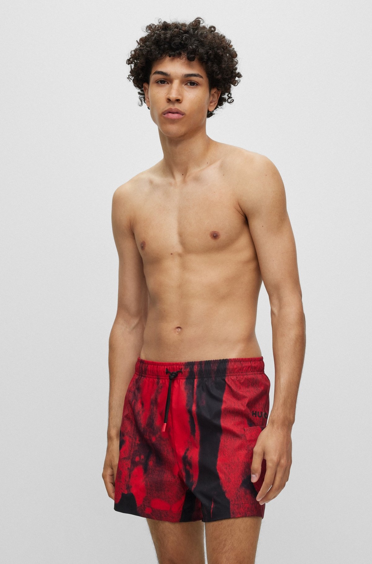 QUICK-DRYING SWIM SHORTS WITH GRAPHIC PRINT - 2