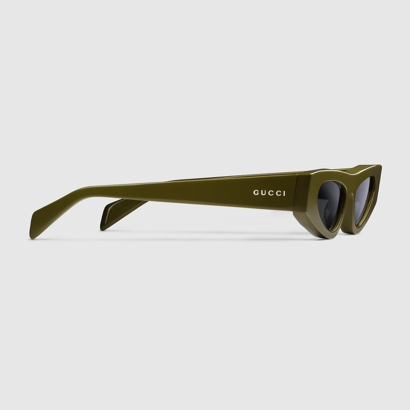 GUCCI Cat-eye frame sunglasses outlook