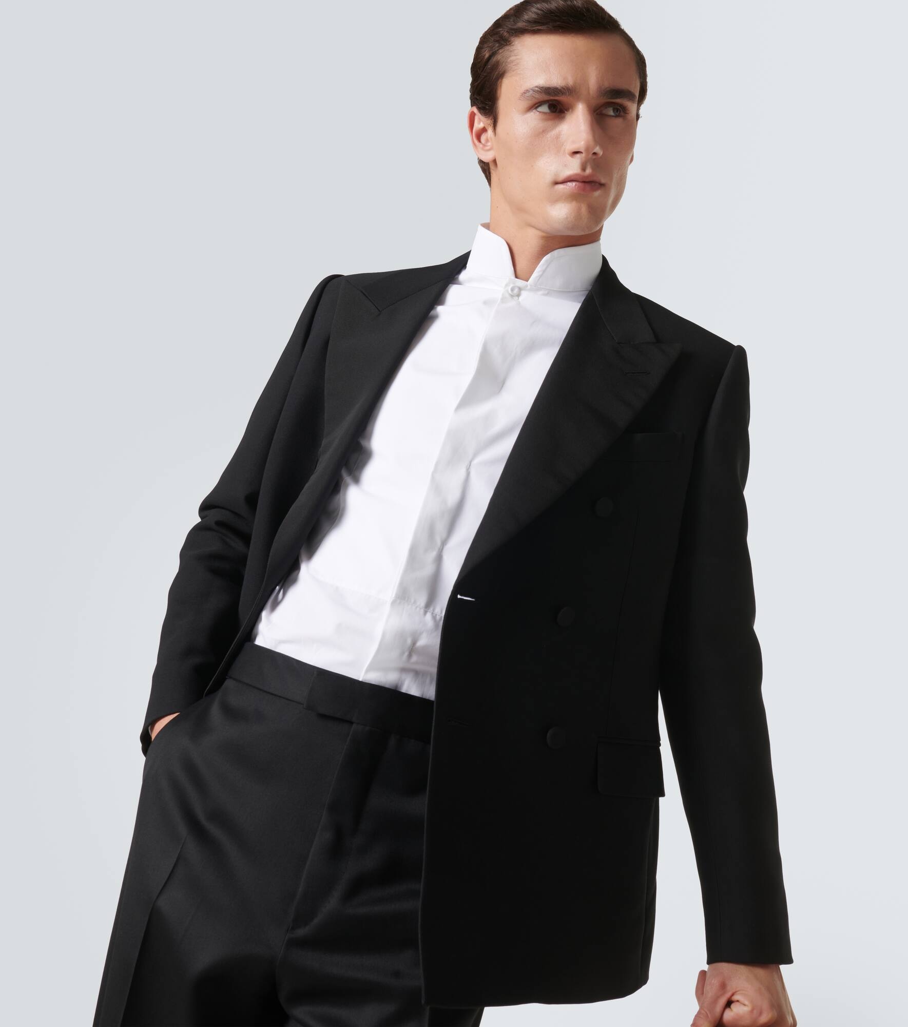 Double-breasted wool and silk suit - 7