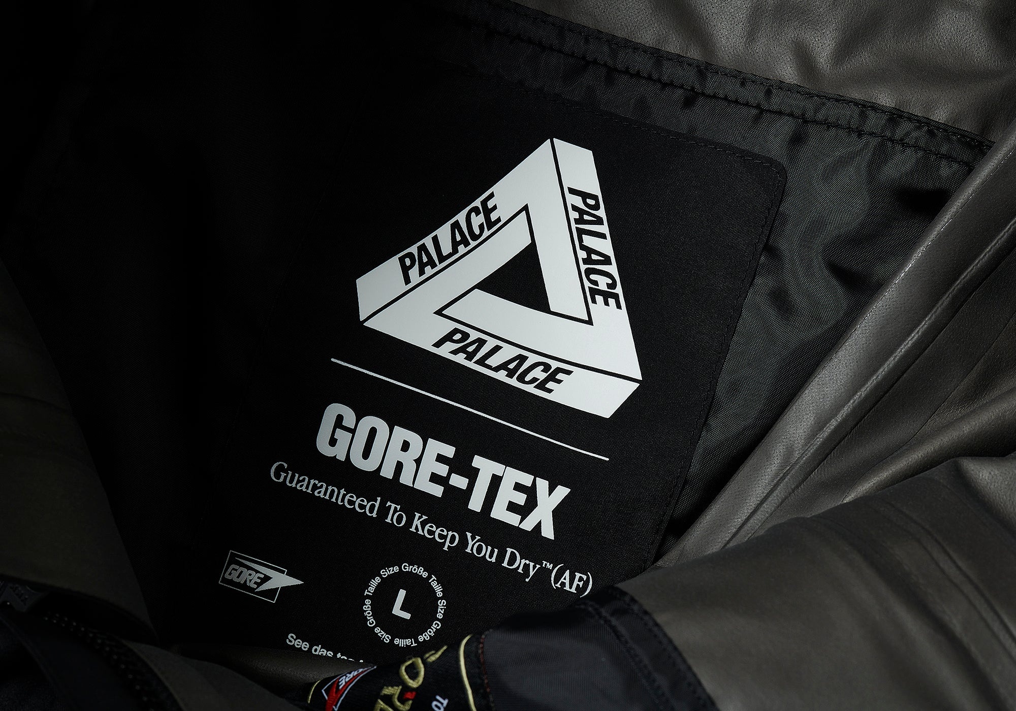 GORE-TEX R-TEK CARGO SHORT BLACK - 6