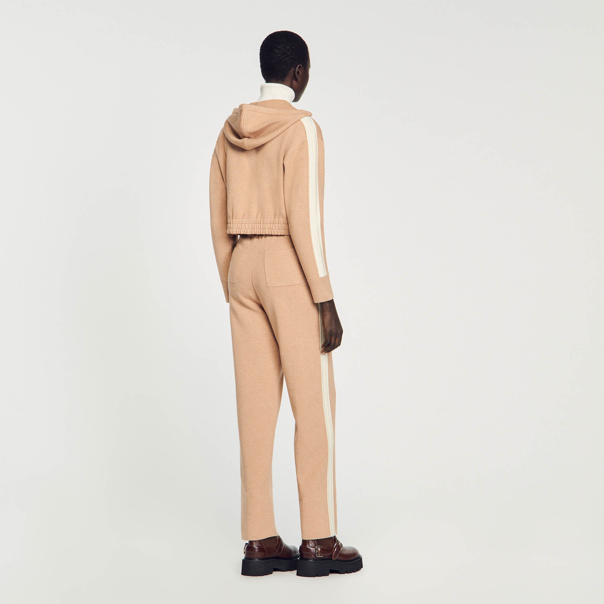 SHORT HOODED SWEATSHIRT - 6