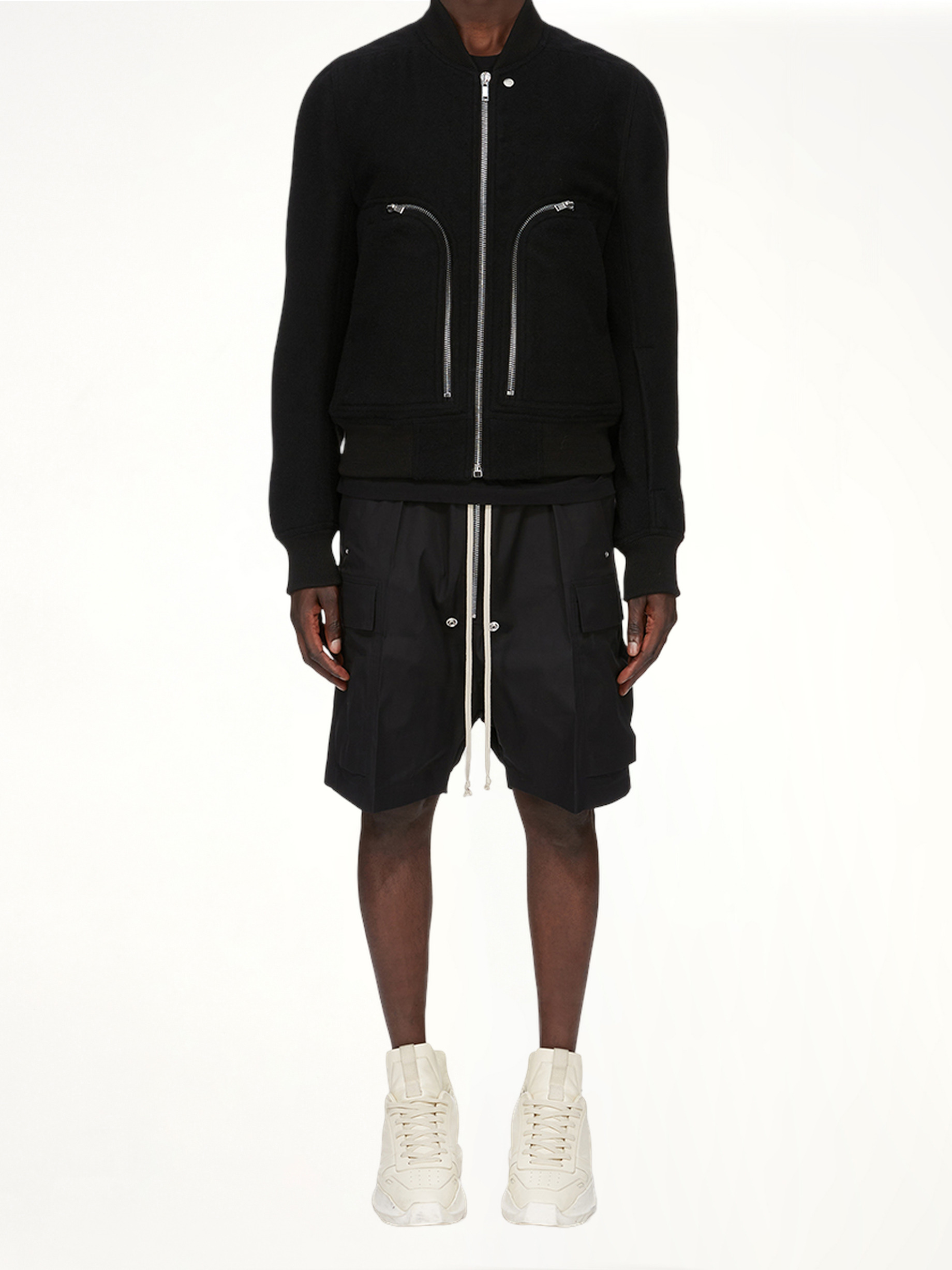 Cargobela Shorts in Black - 4