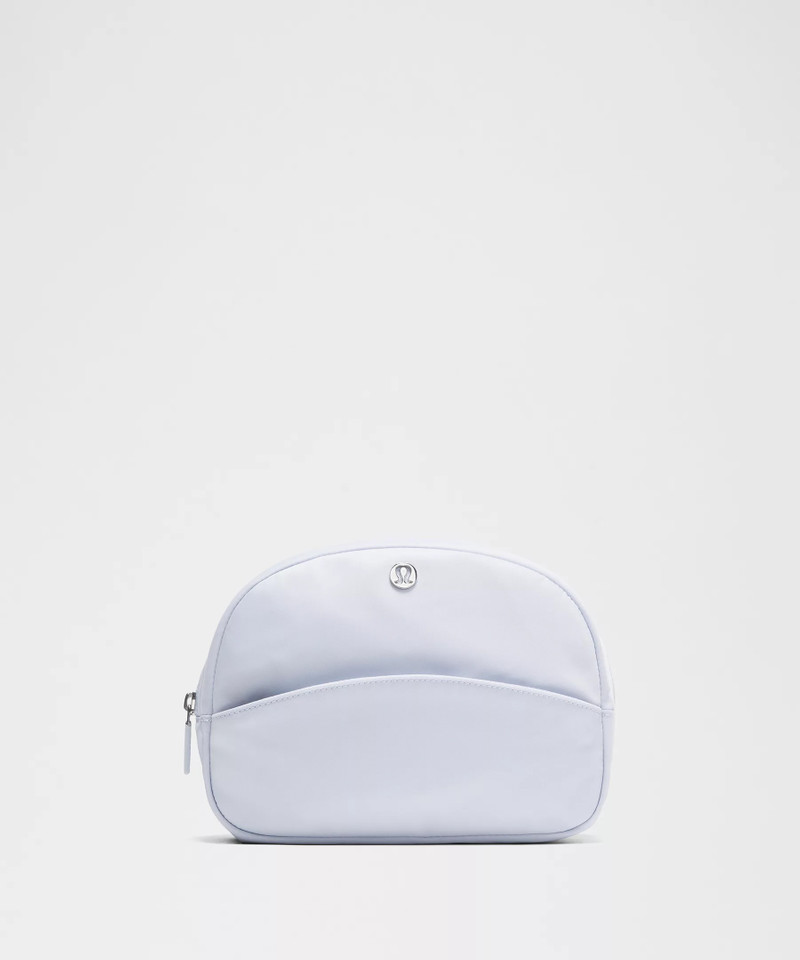 City Essentials Pouch 4L 1