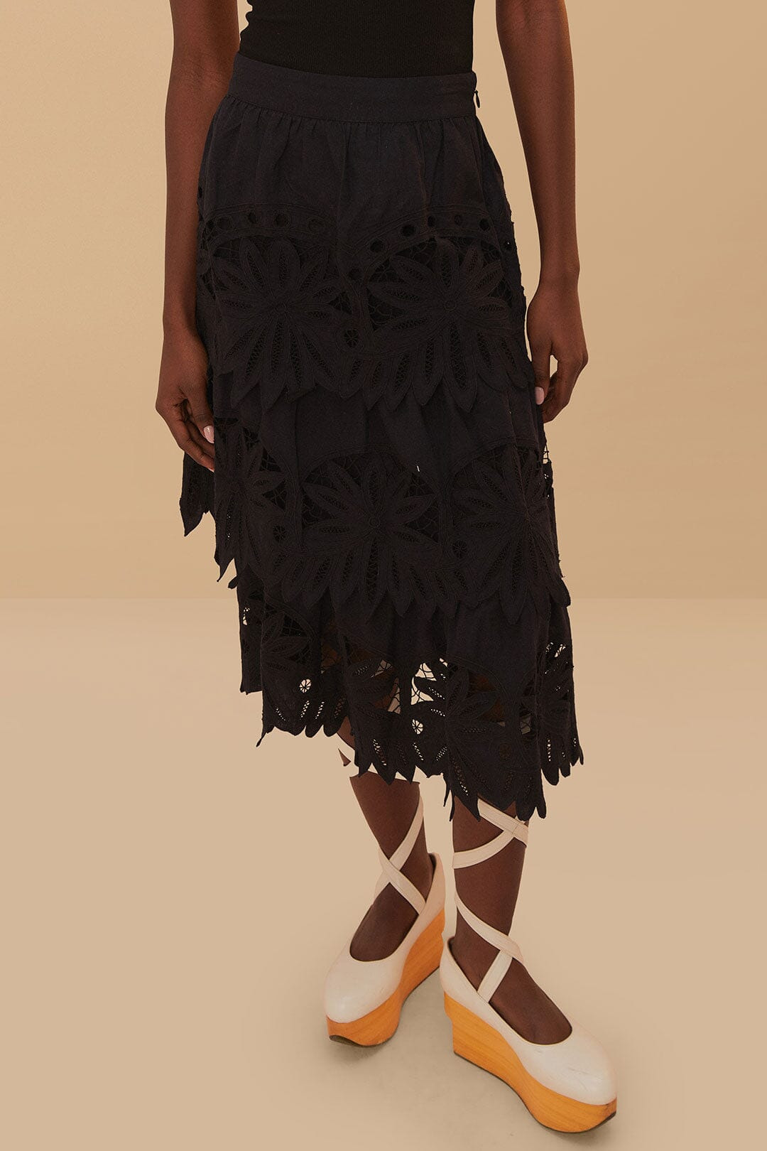 Black Daisy Embroidered Midi Skirt - 3
