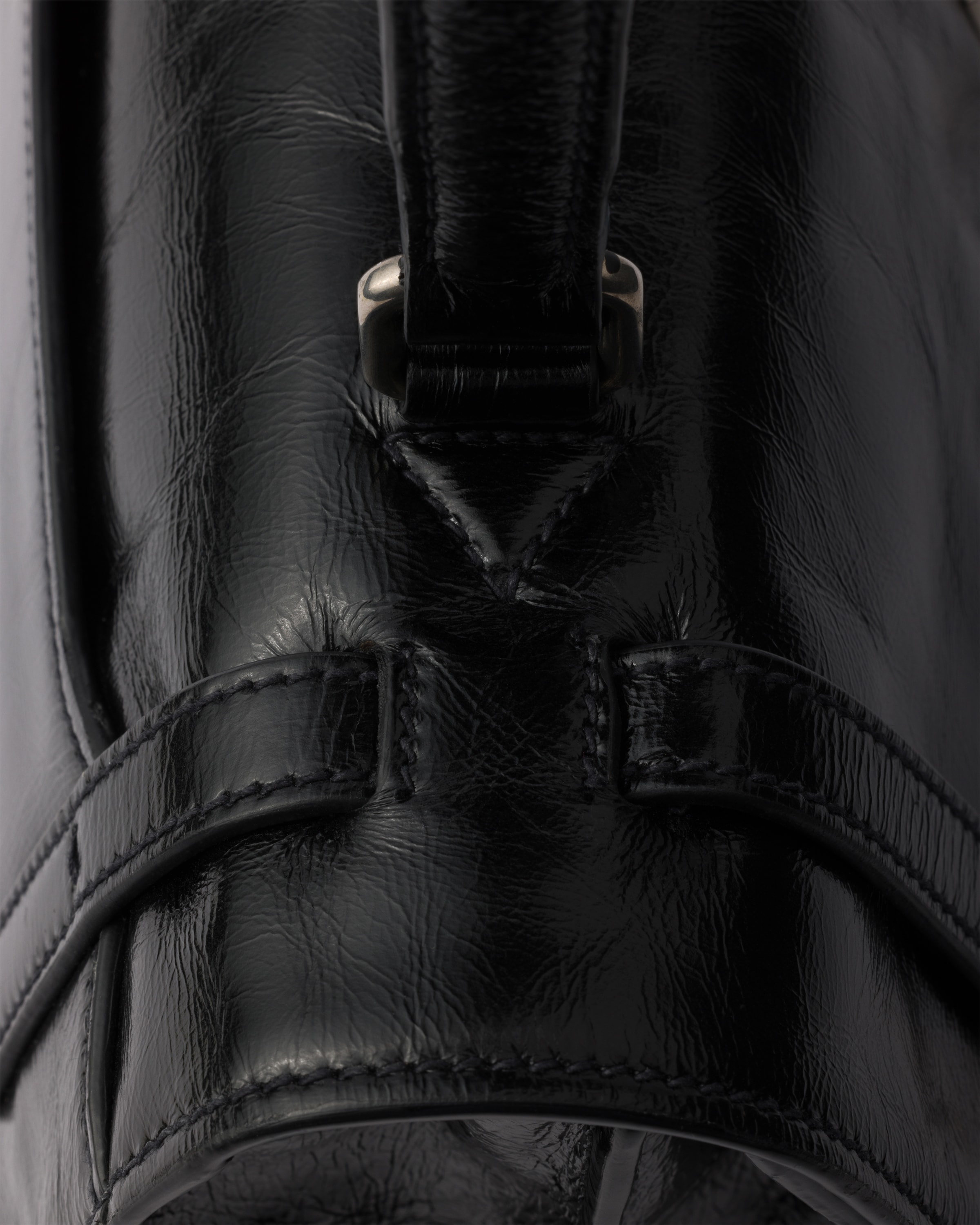 Medium leather handbag - 6