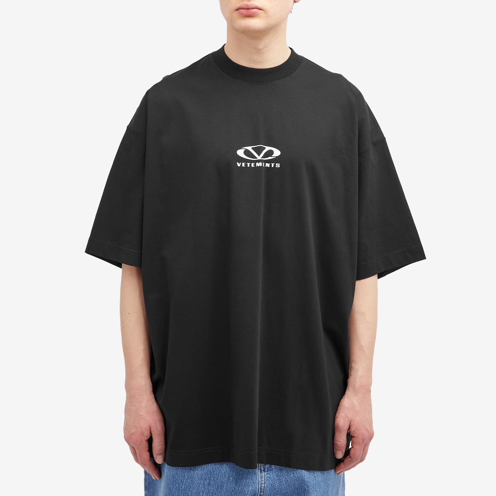 Tシャツ・カットソー VETEMENTS SS25 'Goth' T-shirt (UA66TR645G GREYMELANGE) 1548856_00.png.png