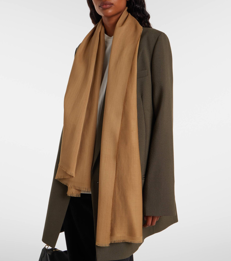 Totême Virgin wool scarf outlook