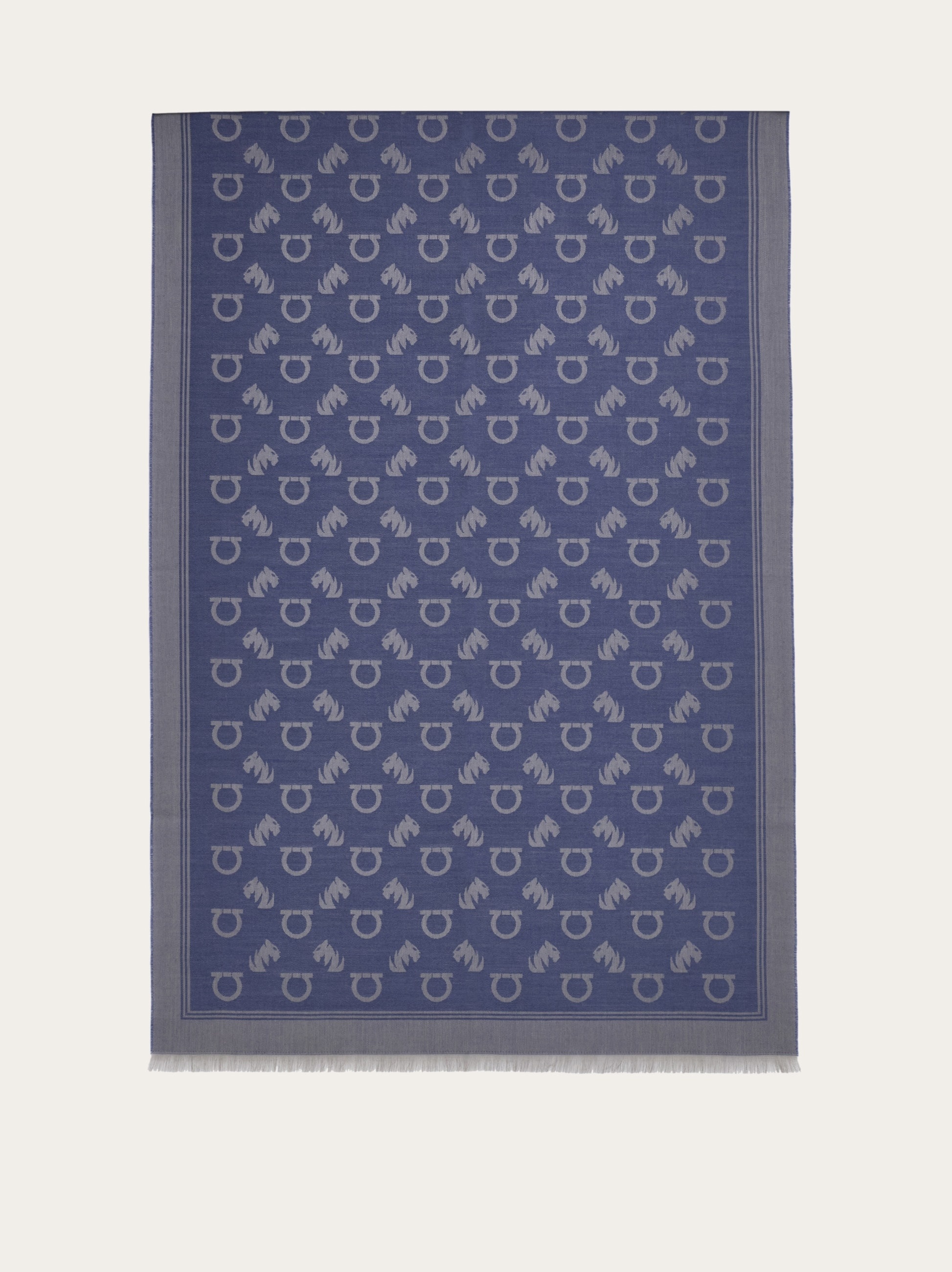 Jacquard stole with feline motif - 4