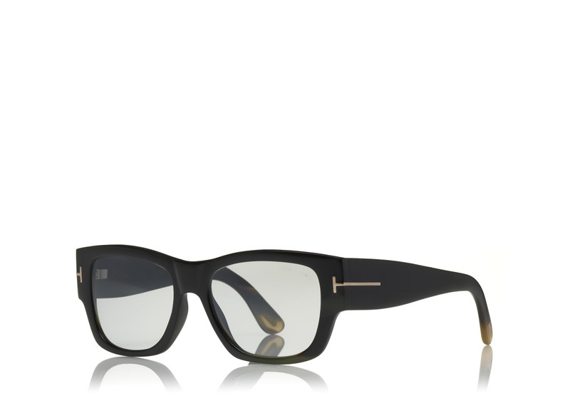 TOM FORD TOM N.12 outlook