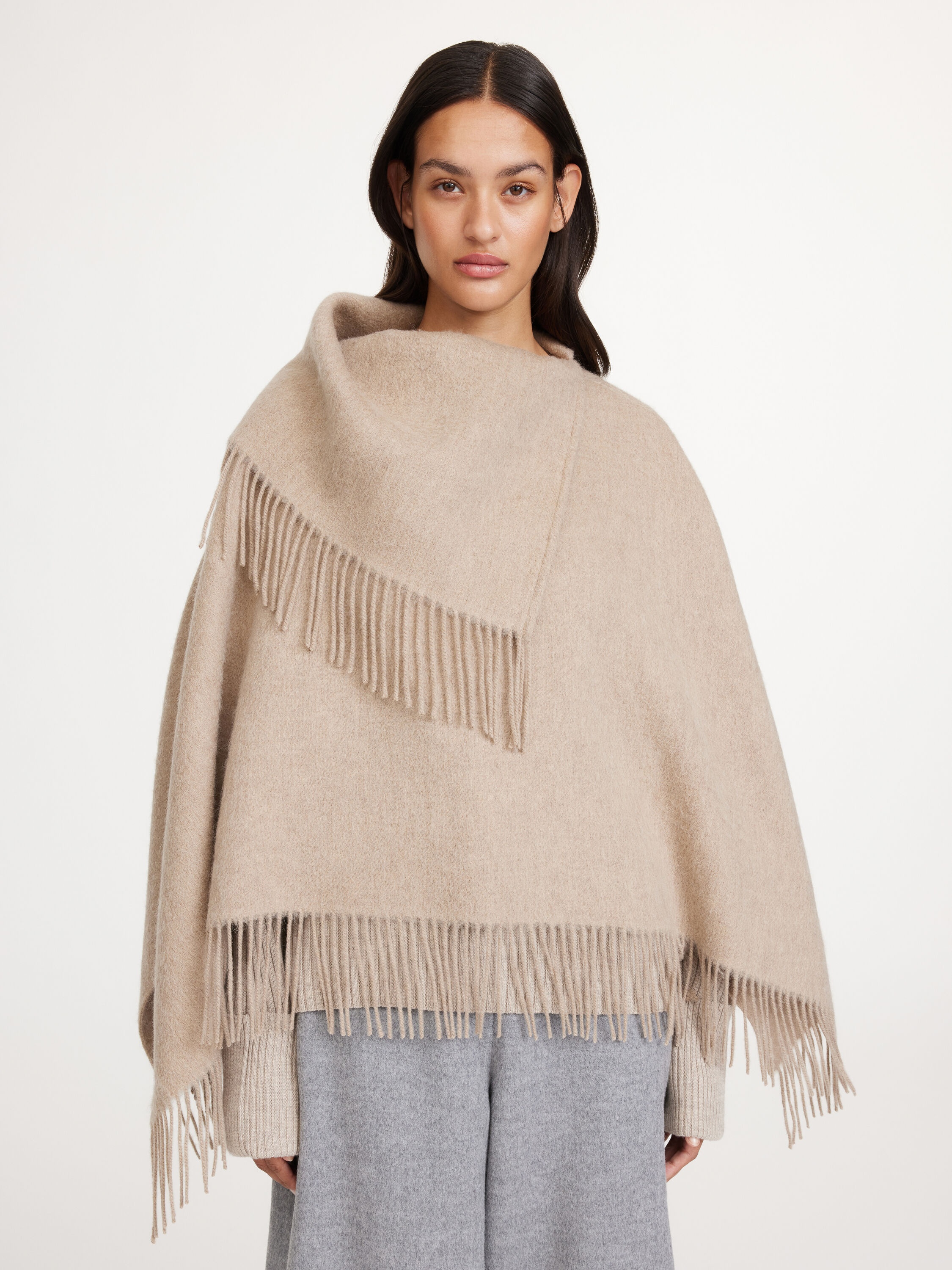 Turtma wool fringe bib - 2
