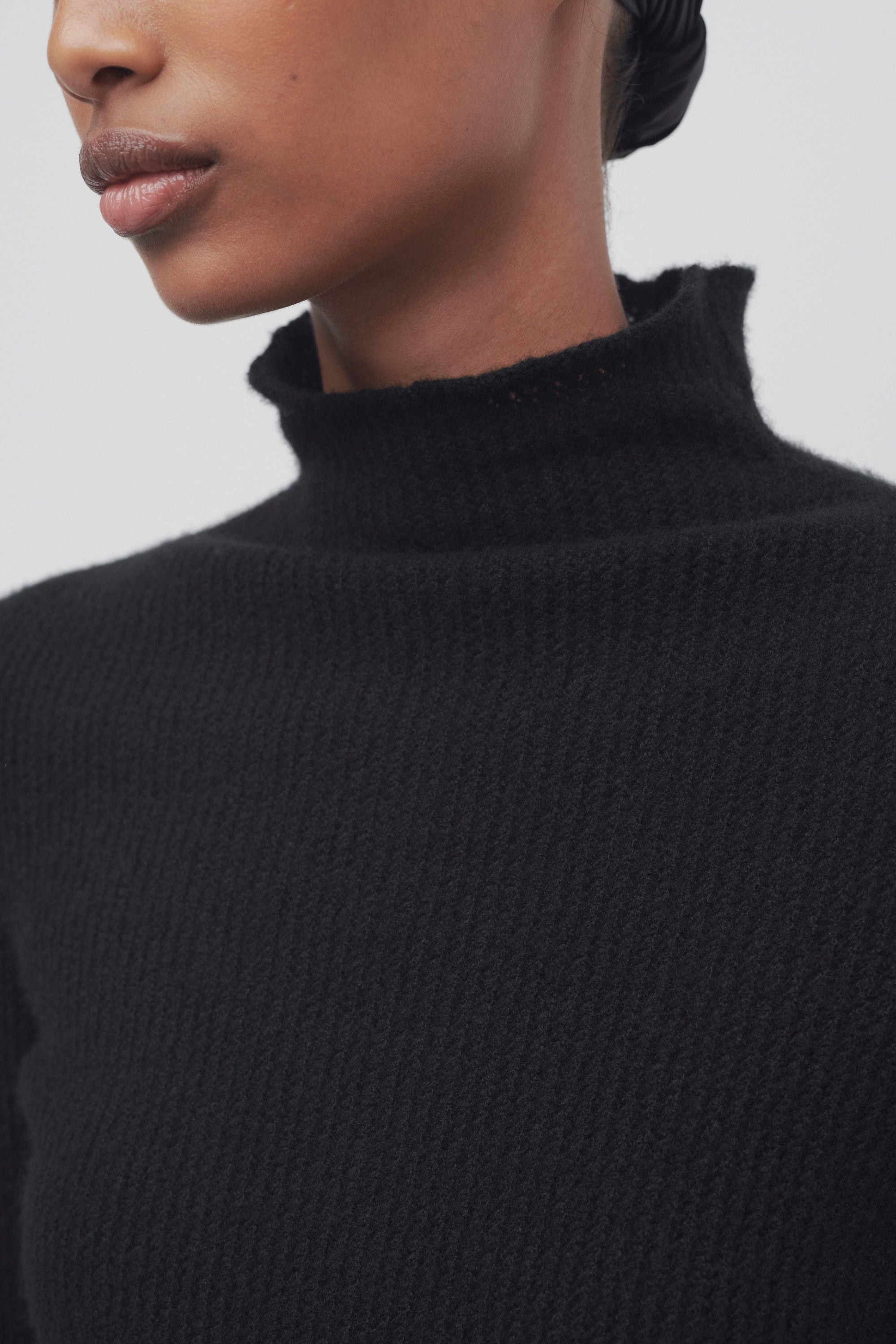 Hurly Turtleneck in Cashmere and Silk - 6