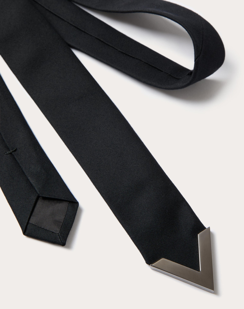 WOOL AND SILK VALENTIE TIE WITH METAL V APPLIQUÉ 3