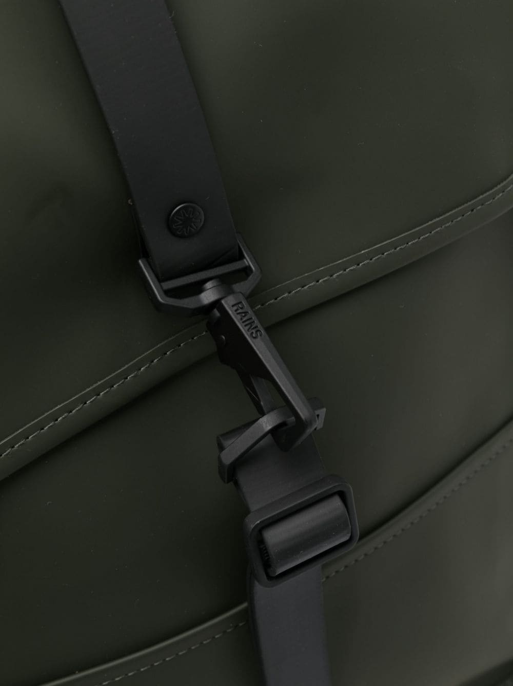 carabiner-fastening waterproof backpack - 4