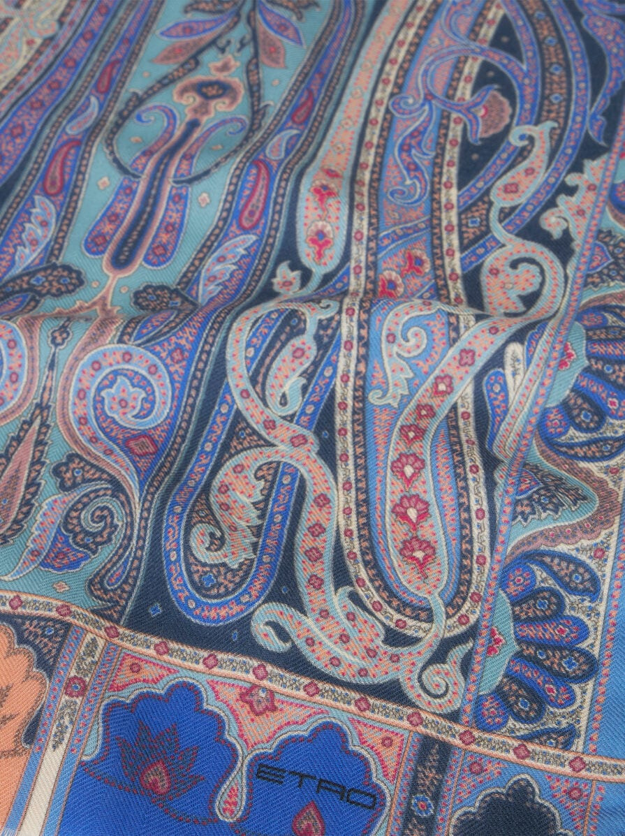 PRINTED SILK AND CASHMERE SCARF - 3