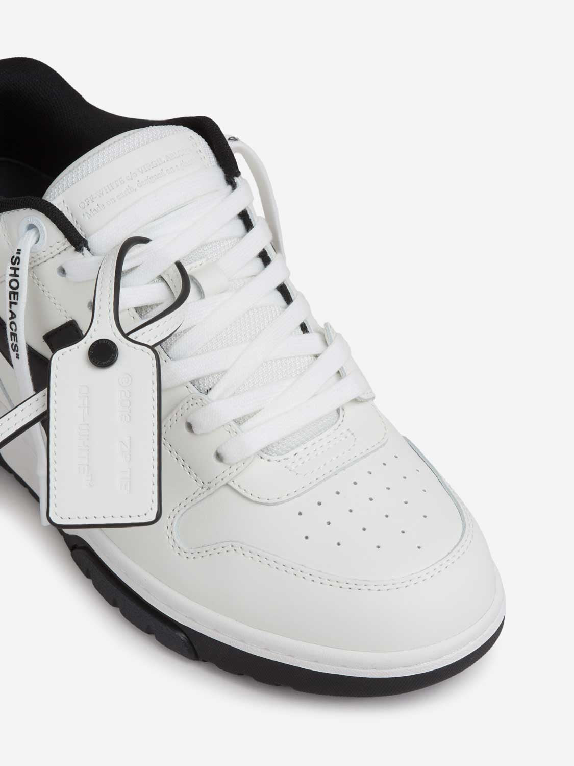 SNEAKERS OUT OF OFFICE - 5