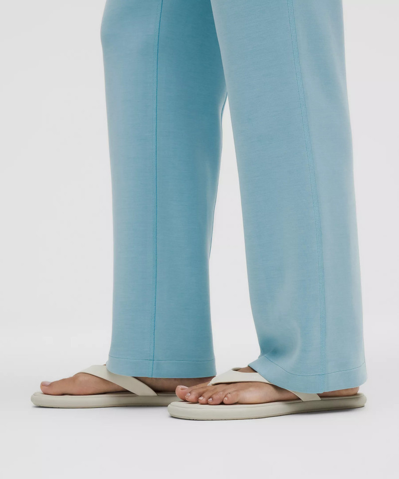 Softstreme High-Rise Straight-Leg Pant *Regular 7