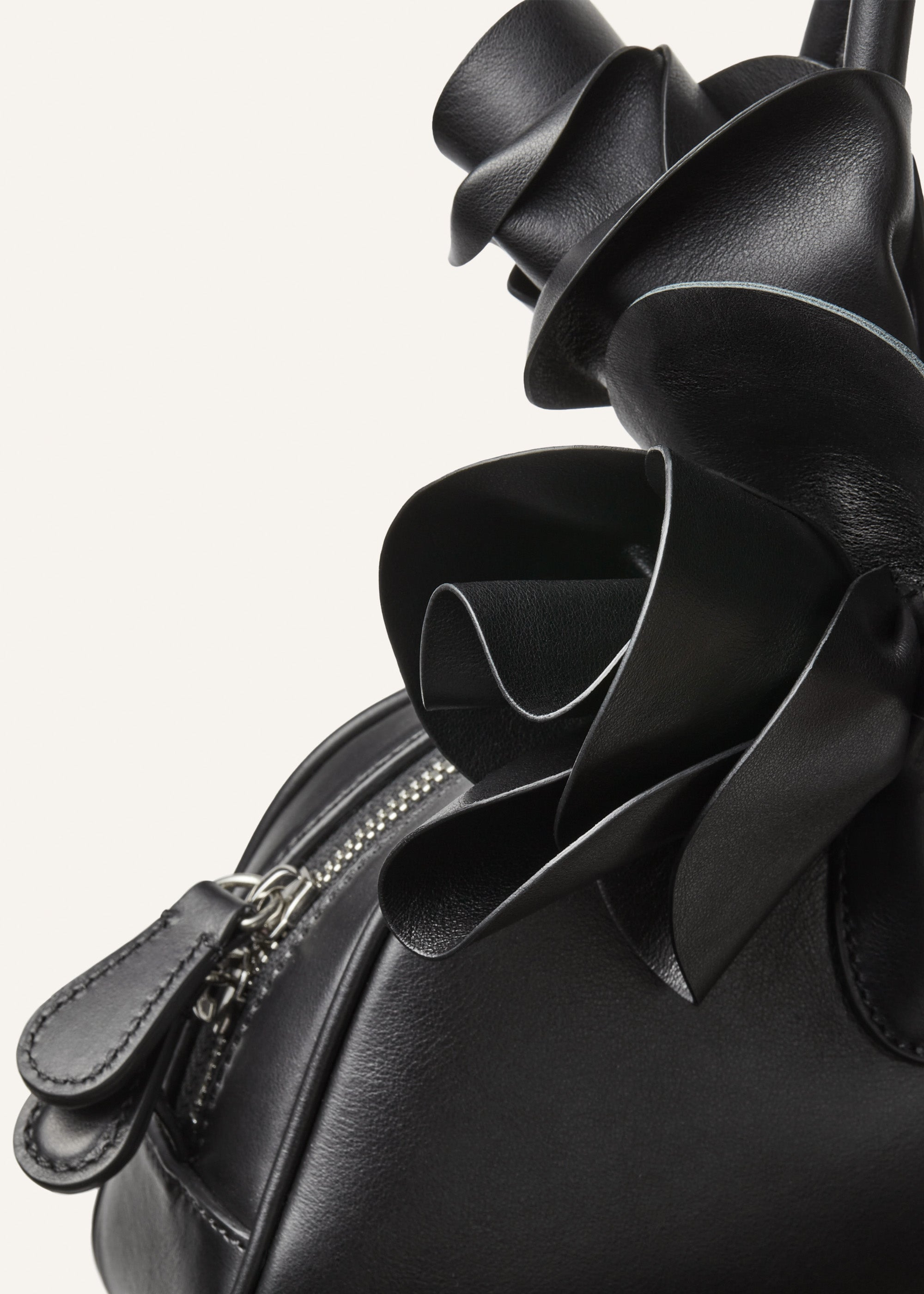 Brigitte trapeze bag in black leather and silver - 3