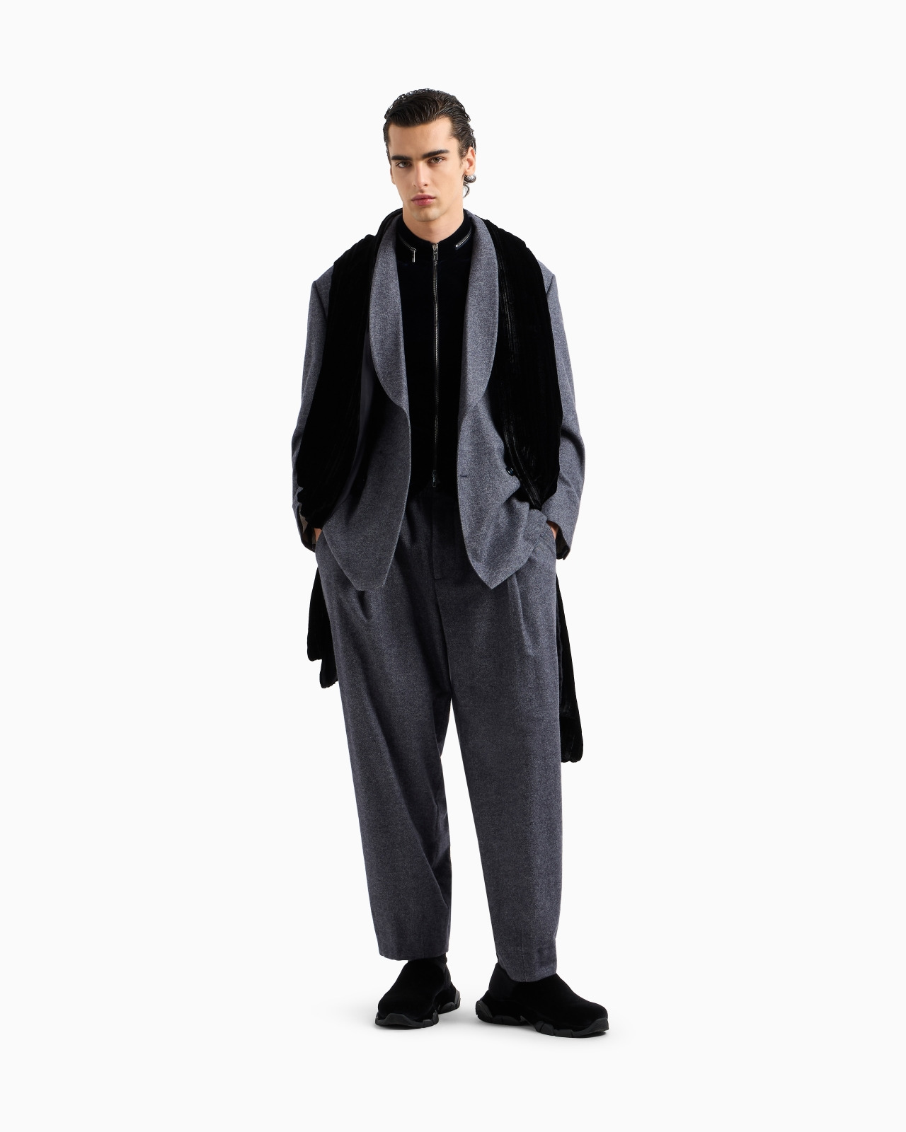 SINGLE-PLEAT TROUSERS IN CASHMERE-BLEND FLANNEL - 2