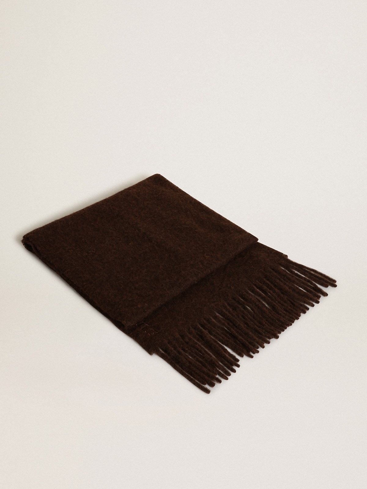 Coffee-colored wool scarf with fringe and ‘Golden’ lettering - 1