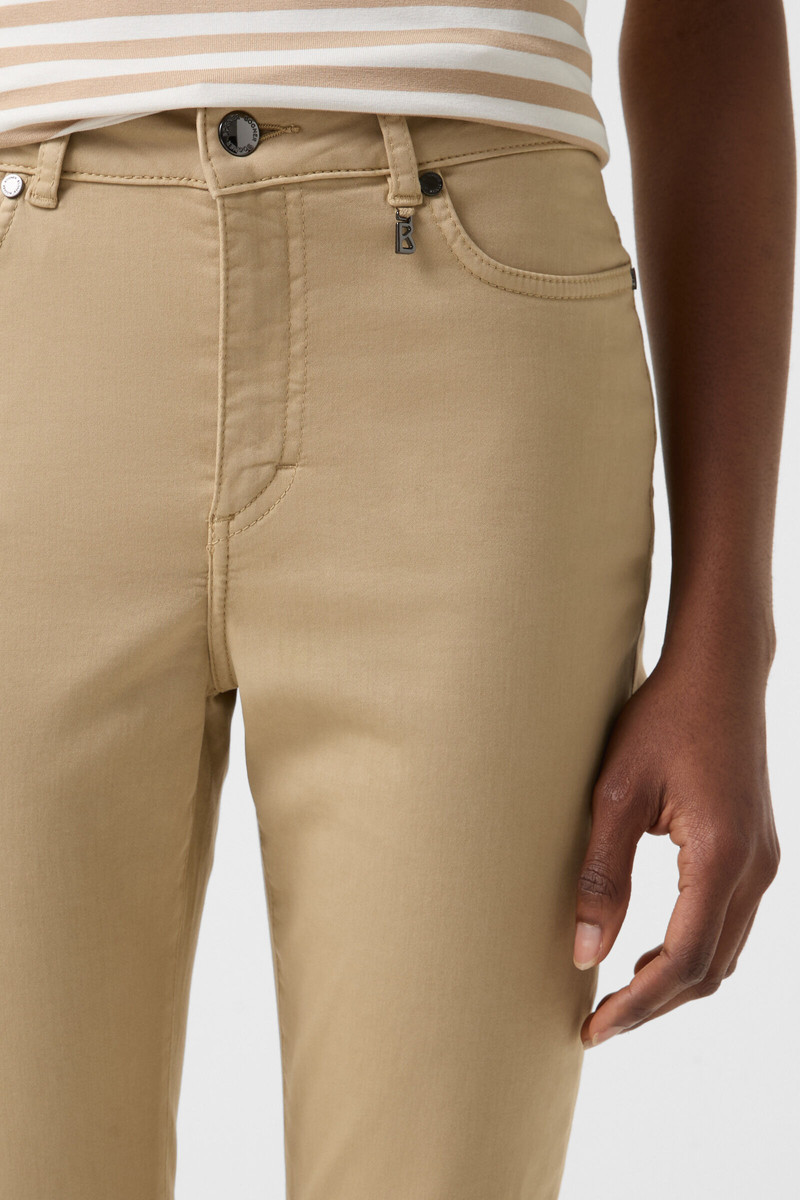 Julie 7/8 pants in Beige 5