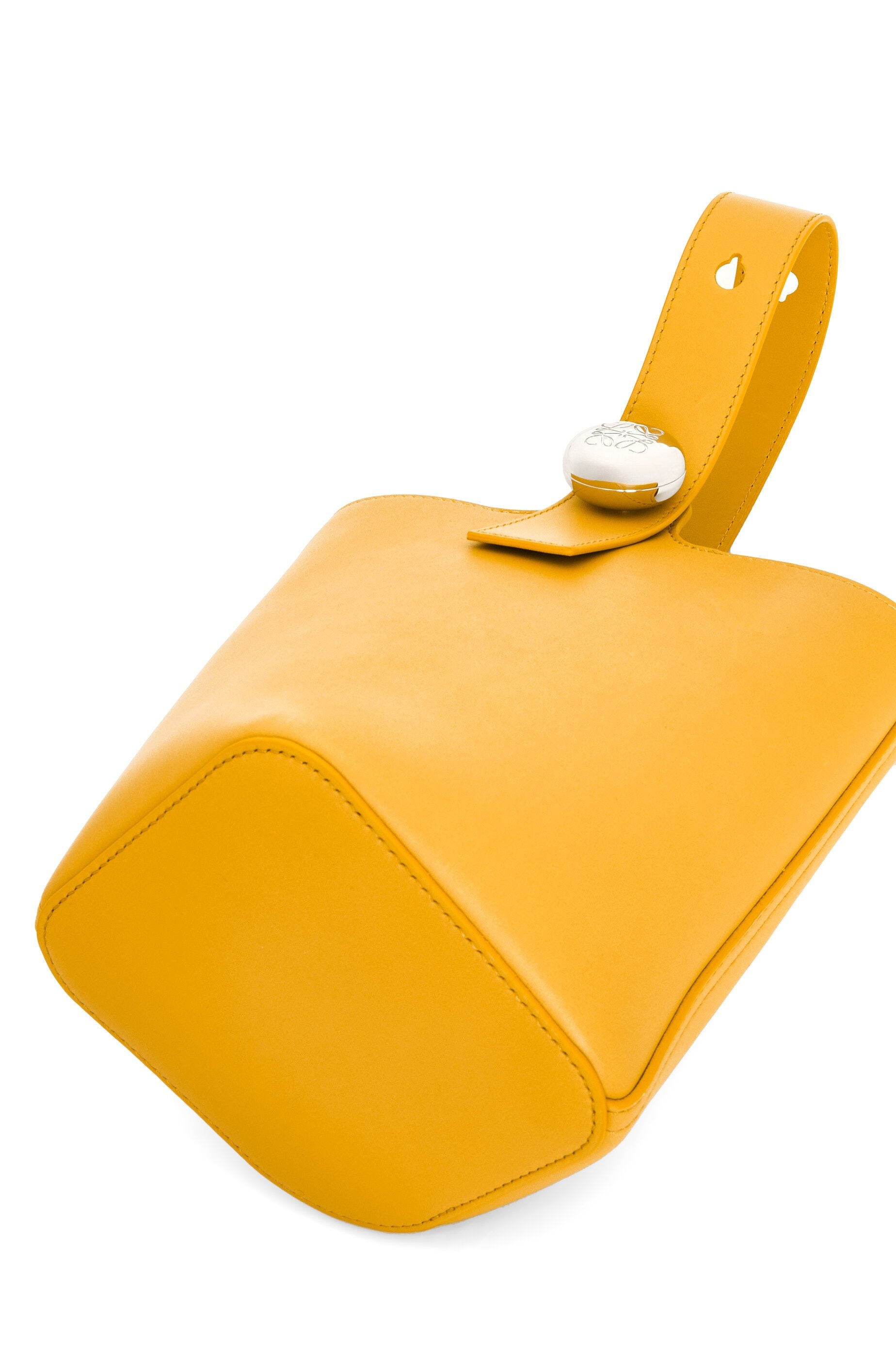 Mini Pebble Bucket bag in mellow calfskin - 7