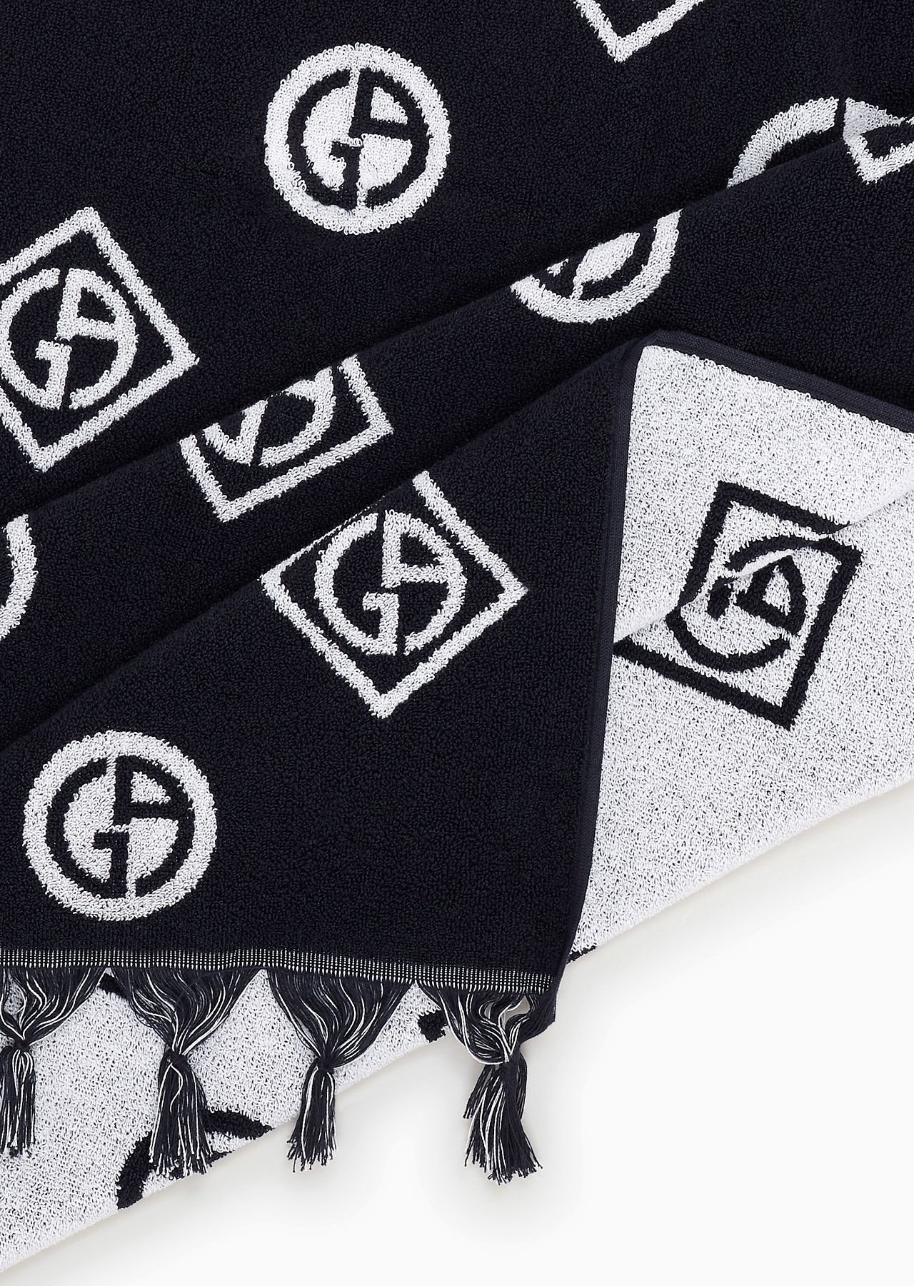 Cotton beach towel with an all-over jacquard motif - 3