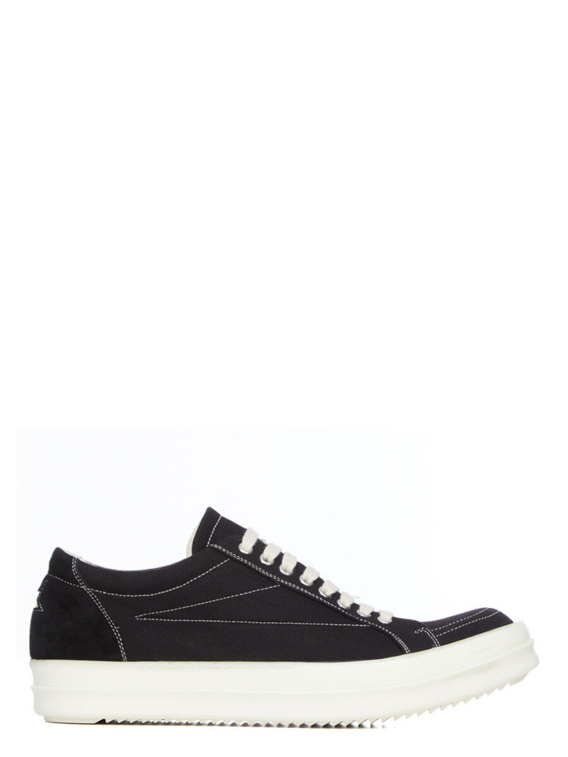 SNEAKERS 1
