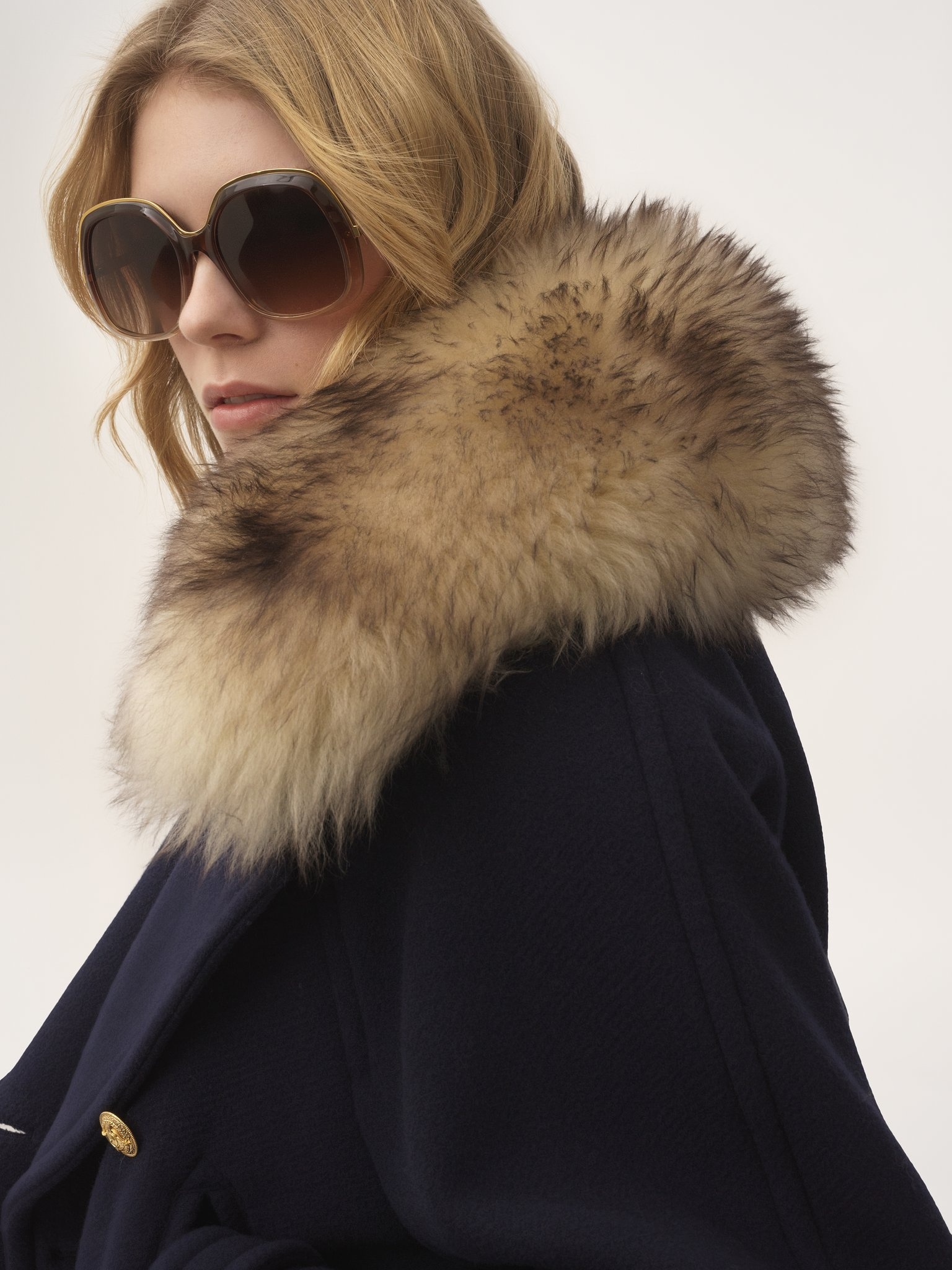 SHORT BOXY DOUBLE-BREASTED COAT IN WOOL - 4