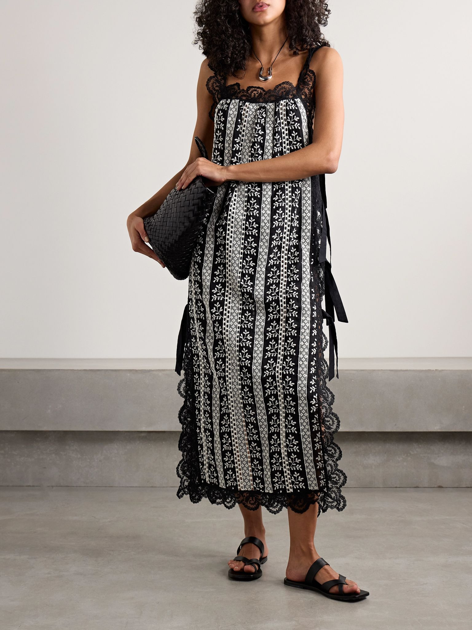Fiocchini lace-trimmed embroidered cotton-voile midi dress Black - 2