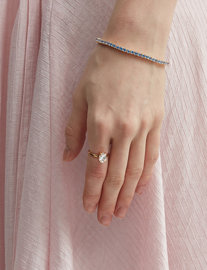 CRYSTAL HAZE OVAL CUT TOE RING outlook
