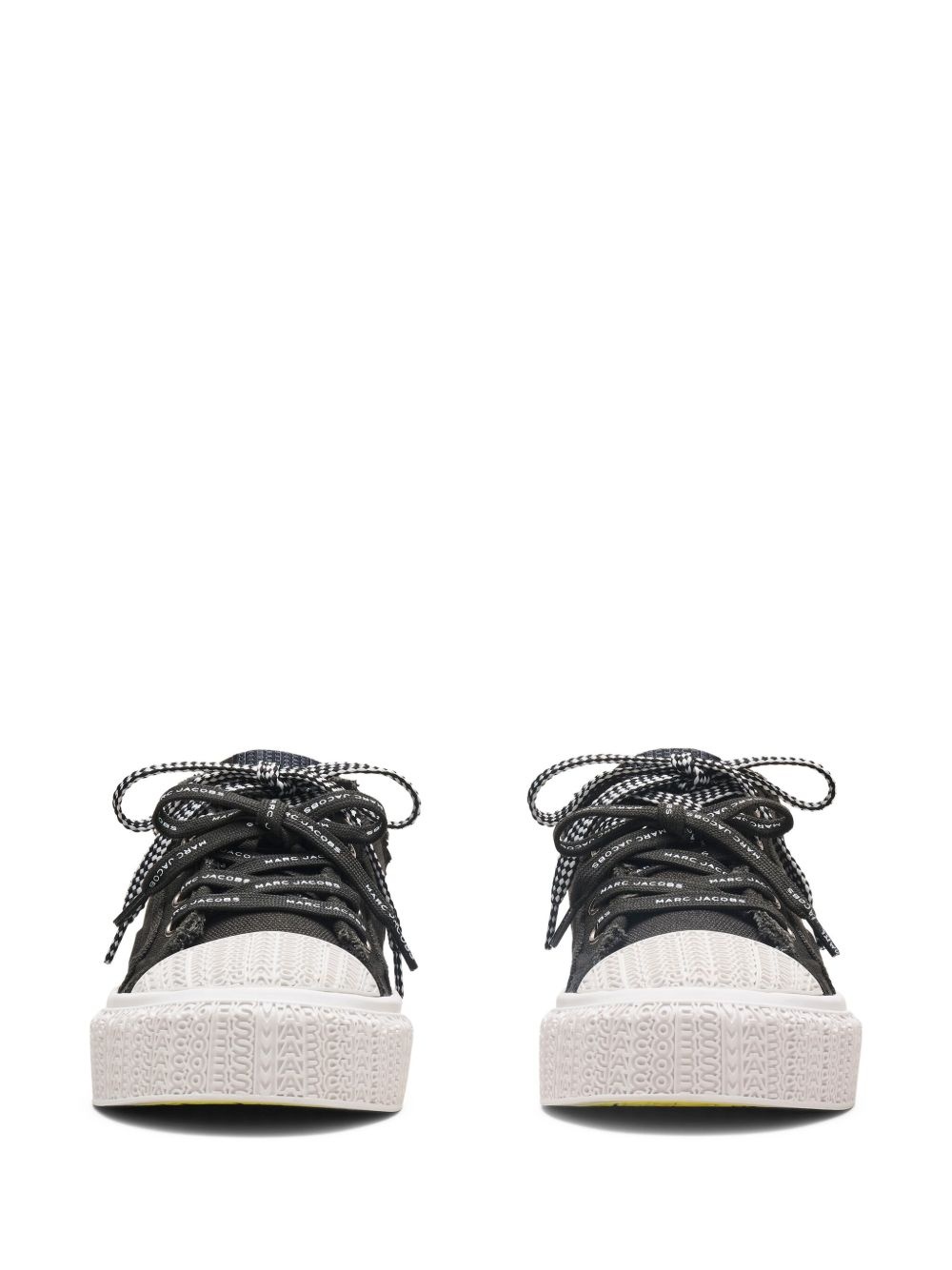The canvas sneakers - 4