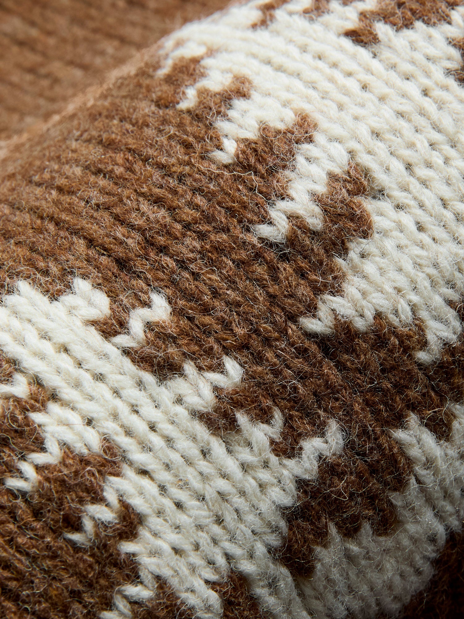 Intarsia 3-Gauge Crewneck Sweater in Brown - 8
