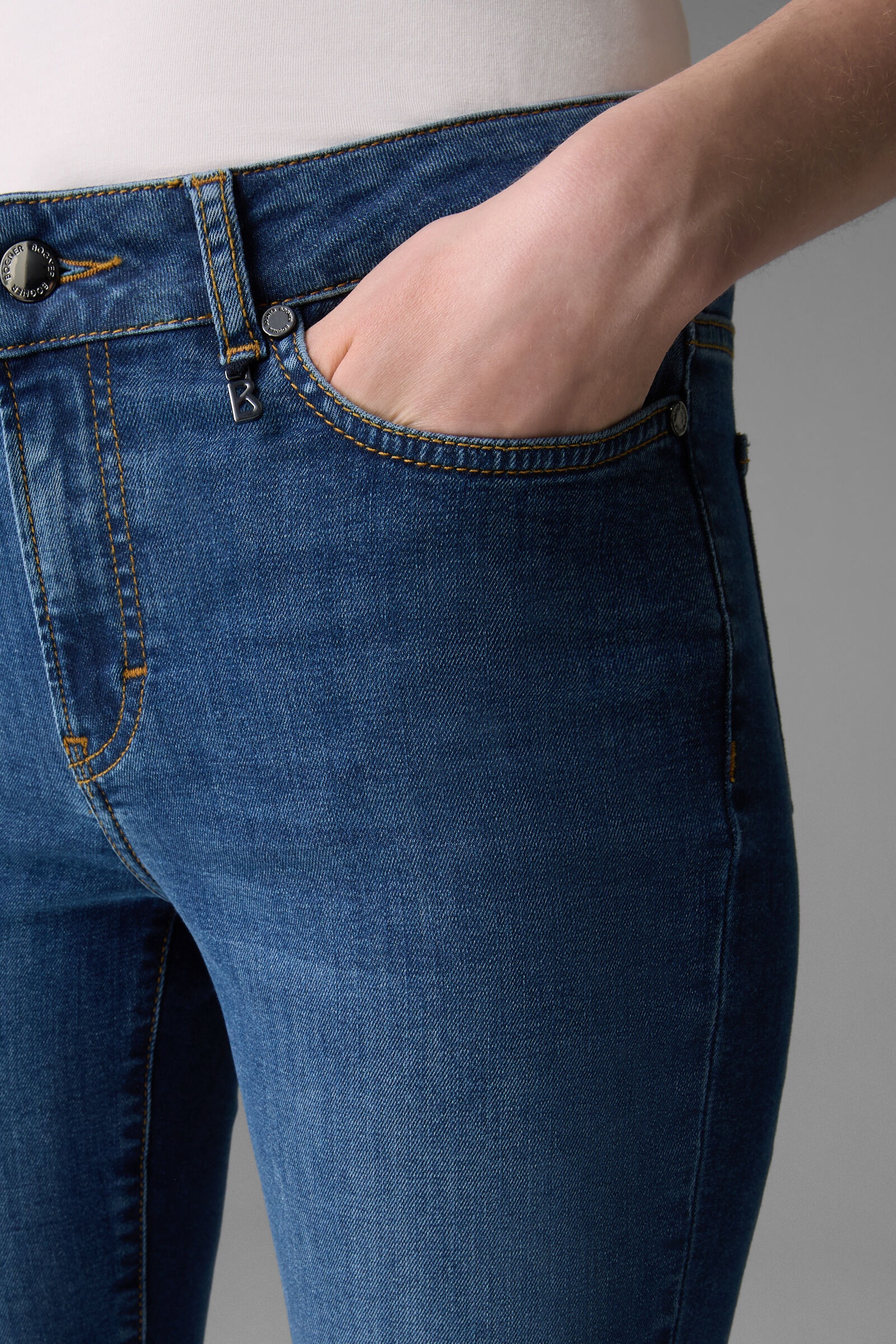 Slim fit Julie 7/8 jeans in Washed denim blue - 5
