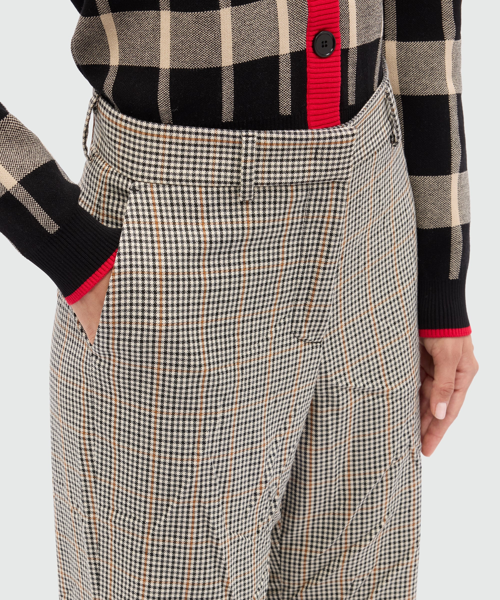 Ivory flared trousers in crumpled micro check - 5