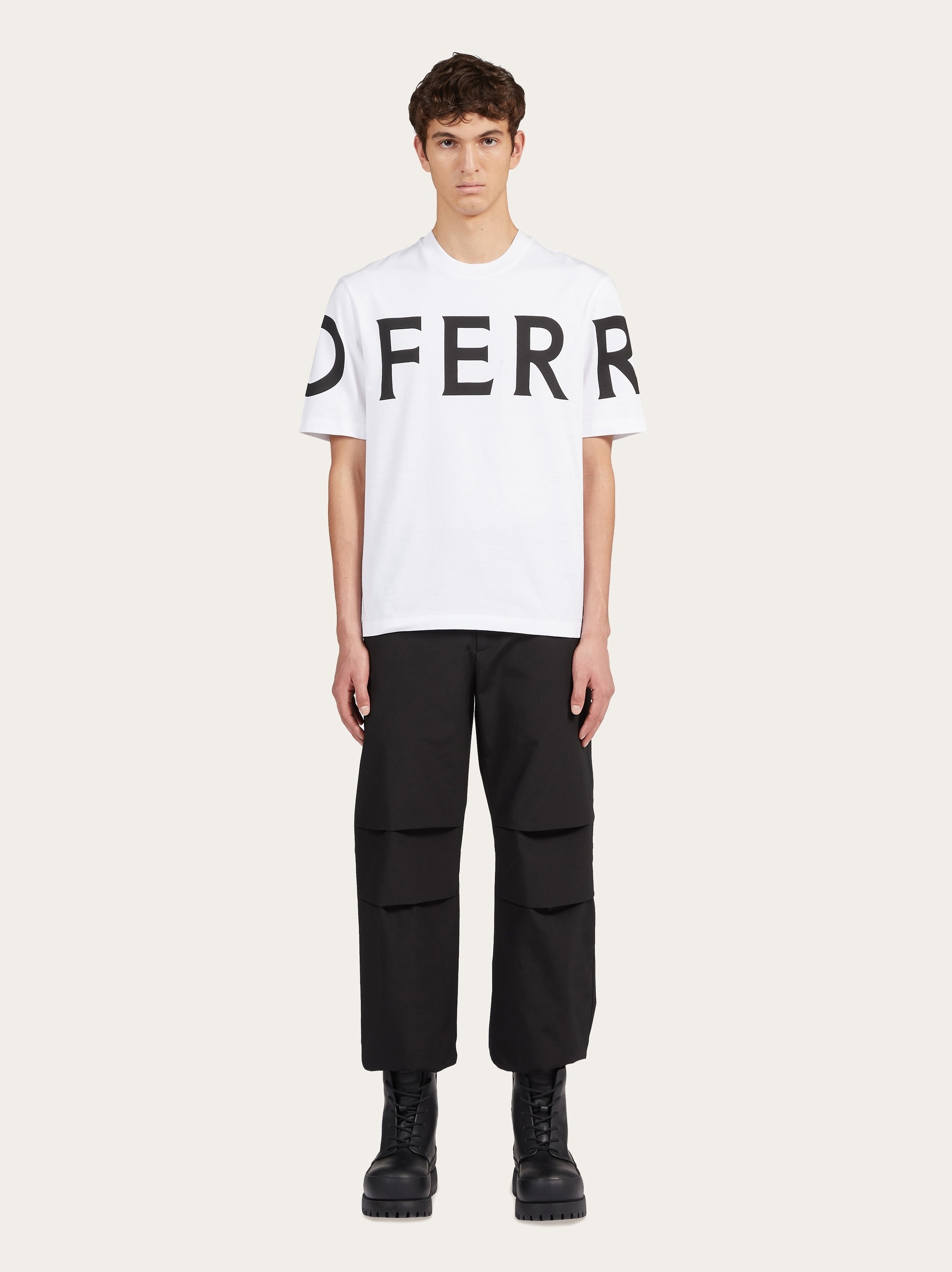 Short sleeved t-shirt with graphic logo - 5