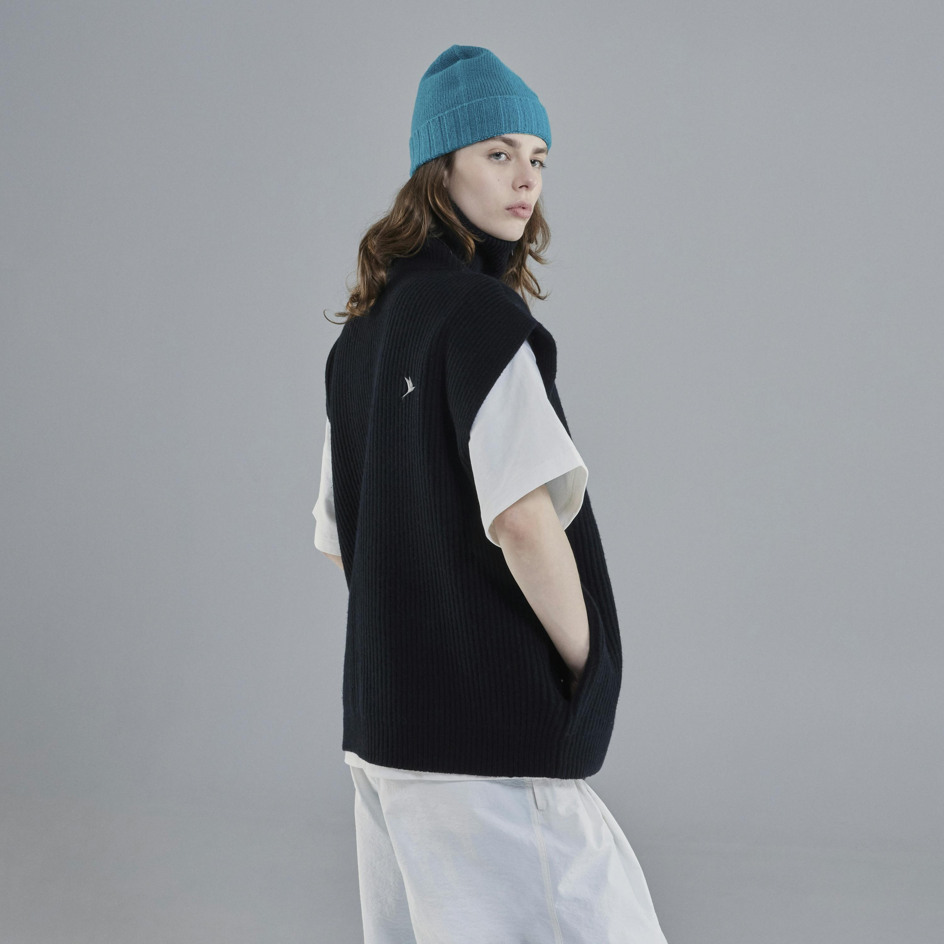 Vonarstræti Wool Vest (Unisex) - 7