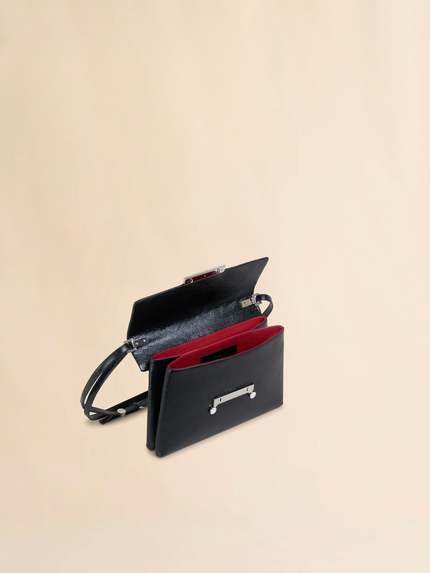 BLACK CRAQUELÉ PATENT LEATHER MEDIUM ENVELOPE BAG - 4