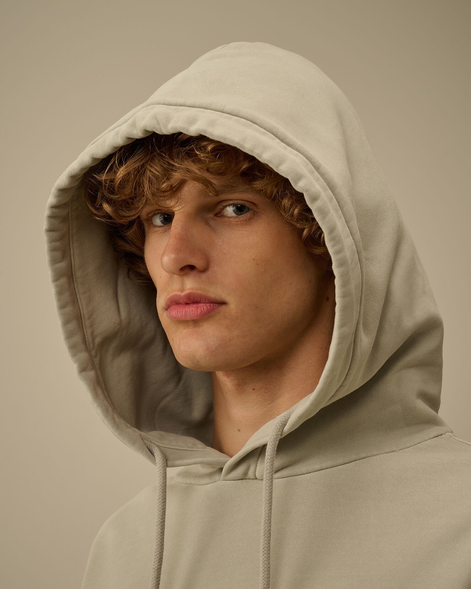 Brushed and Emerized Diagonal Fleece Hooded Lens Sweatshirt - 6