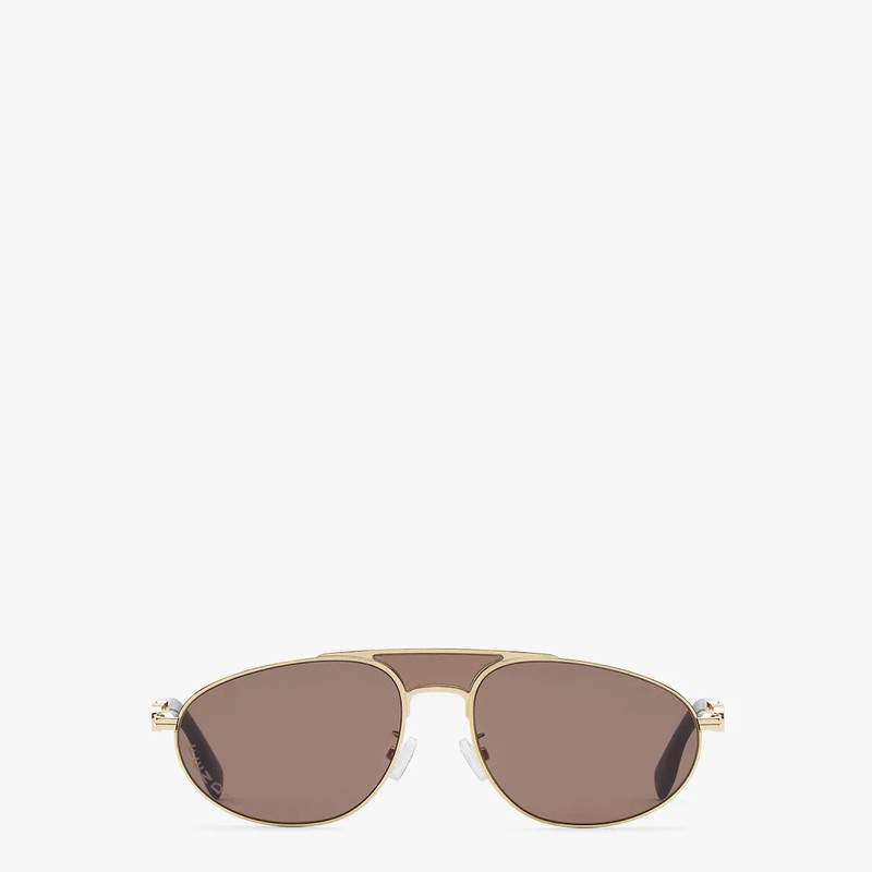 Presented at the Fall-Winter 22 fashion show, these oval-shaped pilot-style shield sunglasses are ma 1